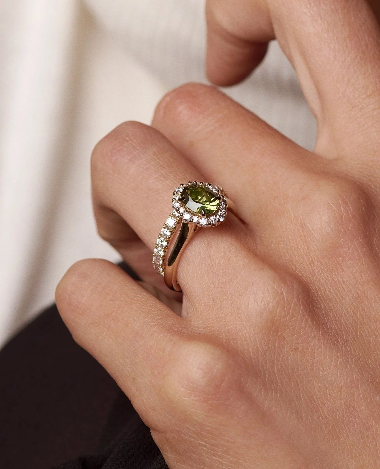 When we design your engagement ring, we&rsquo;re also thinking about the wedding band&mdash;even if you&rsquo;re not there yet.⁠
⁠
Some engagement ring settings (especially low-set styles) won&rsquo;t sit flush against a straight band, which can leav