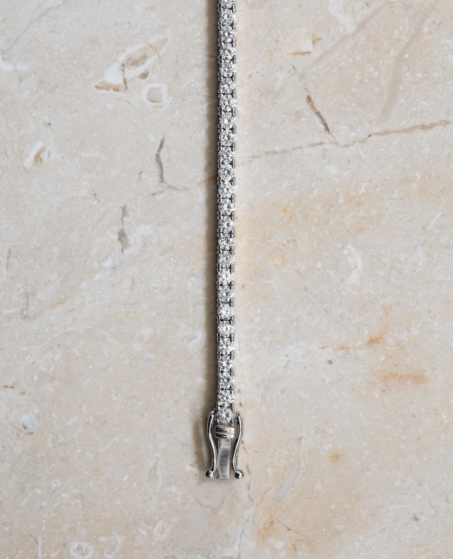 Tennis bracelets are everywhere right now. (Thanks, Australian Open 🎾)⁠
⁠
But here's the thing: a lot of them? Double fault.⁠
⁠
Ours are Italian-made &mdash; with buttery smooth articulated links, quality gold alloy, and solid clasps that won&rsquo;