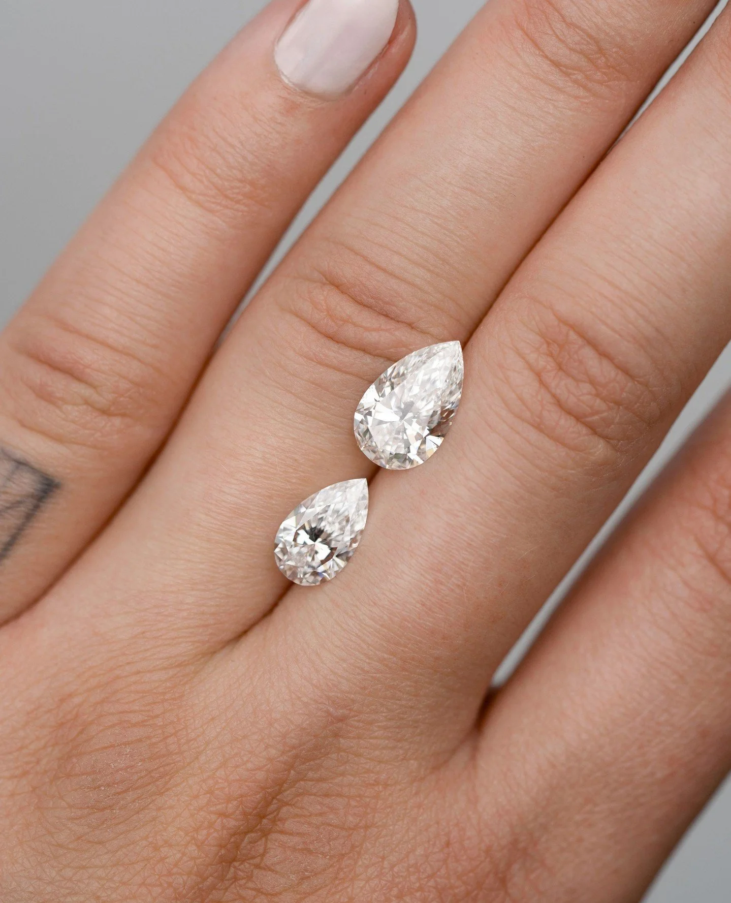 Two pear cuts in studio this week: 1.5ct and 2.5ct lab diamonds.⁠
⁠
The 2.5ct does not have an indoor voice.⁠
⁠
Book an appointment to view the current loose stone collection.