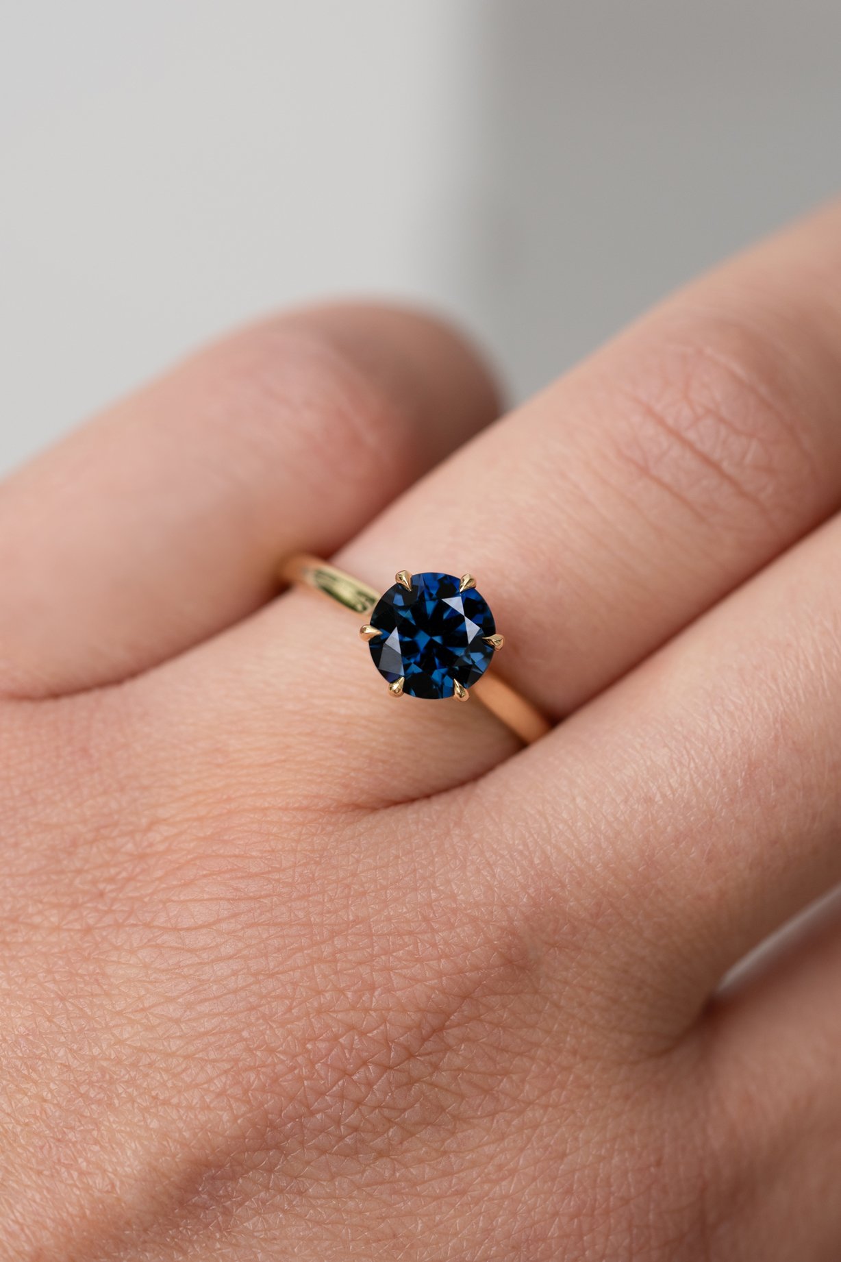 6_claw_sapphire_Profile.jpg