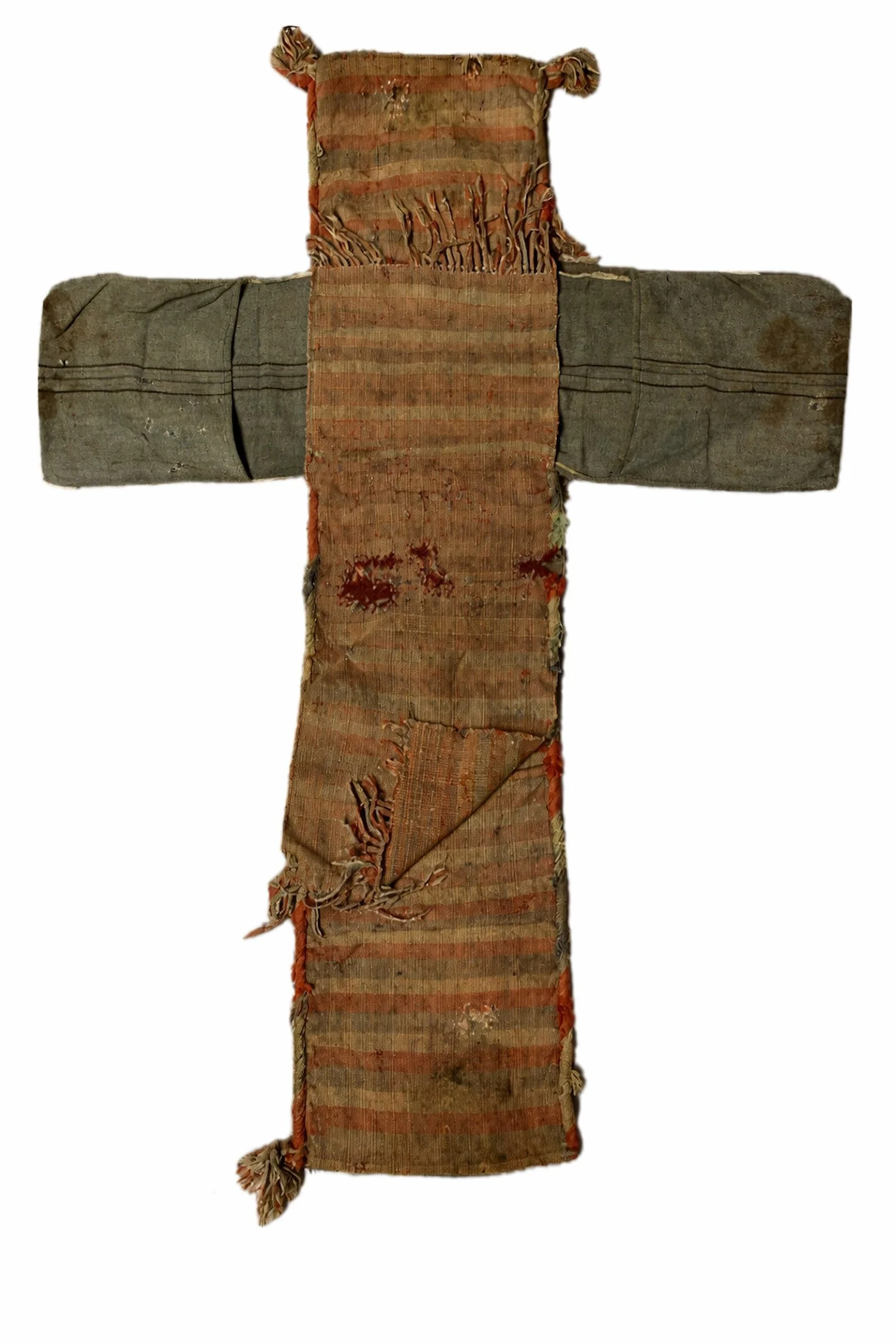 Load,
135 × 90 cm, 2025,
Found saddlebags, reclaimed fabric, cotton thread, handwoven linen,
Full view