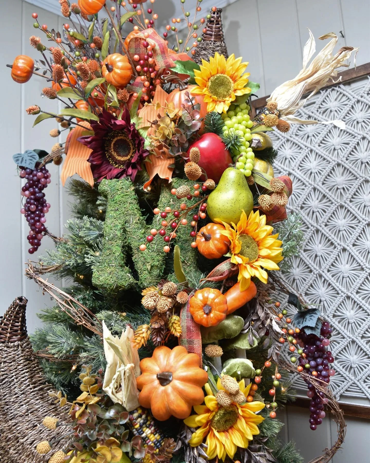 I want to take a moment to thank each and everyone of you for supporting designs by pearls and helping my brand grow. Your encouragement and belief in what I create mean more to me than words can express! If you haven't already, be sure to stay conne