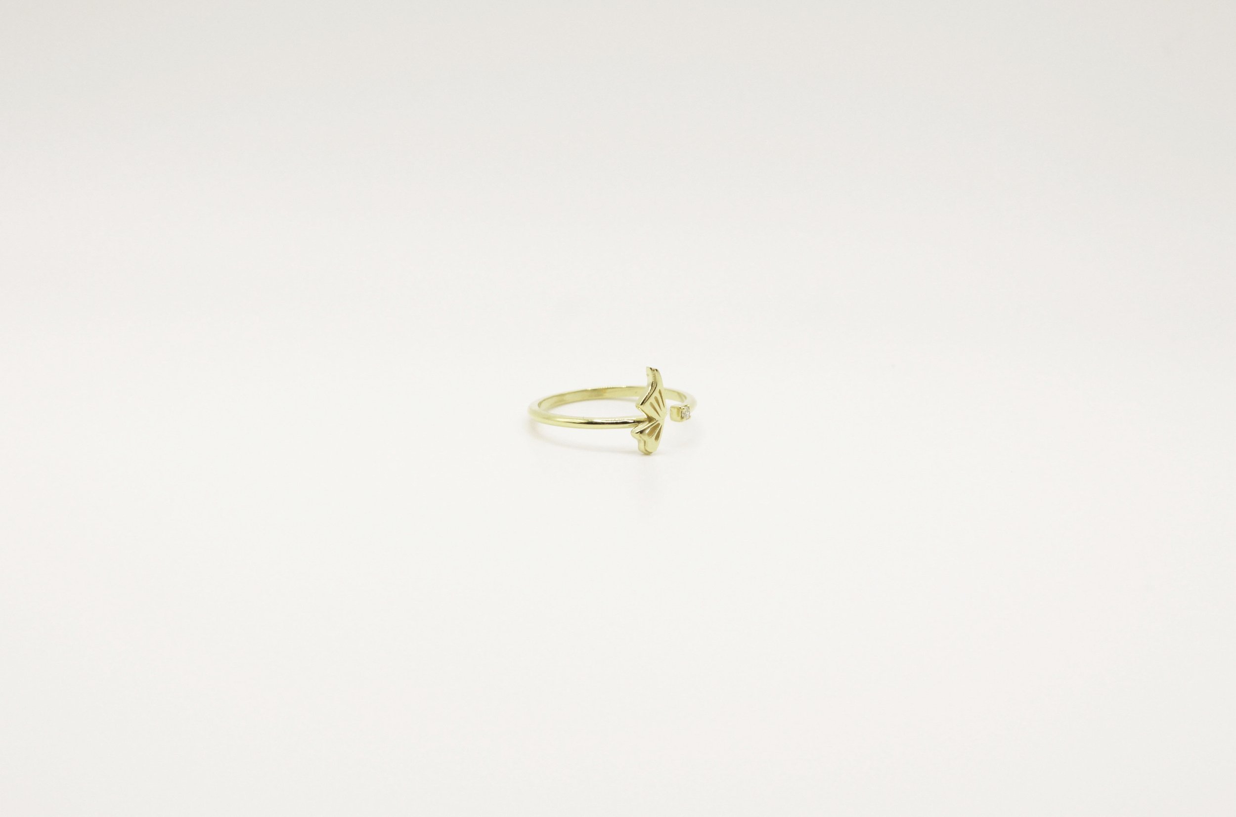 Butterfly Kiss Diamond Ring 18 karat yellow gold left view..jpg