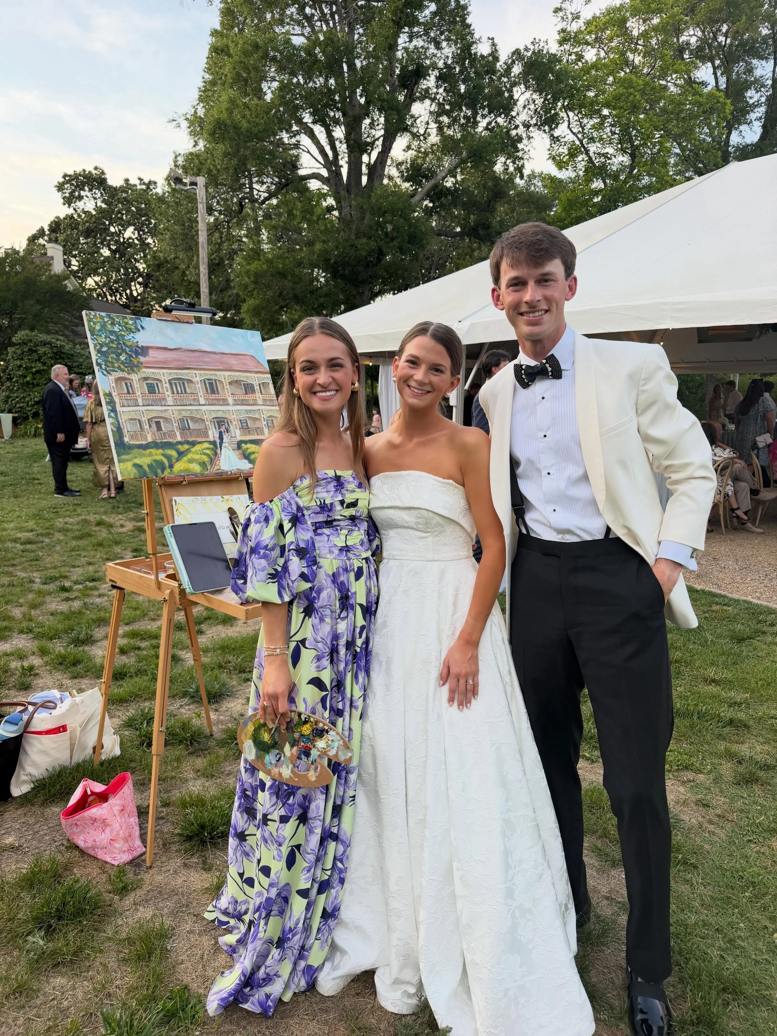 Sweet photos from this Saturday celebrating the Pickels!

Not a SINGLE detail was missed, such a beautiful wedding!
🤍✨💍🩵🥂🪻🫒🍾🦚👰&zwj;♀️🤵&zwj;♂️🥂🌿

@marymarshallpickel 
@thewhitehome.rockhill 
@hospitalitybutler