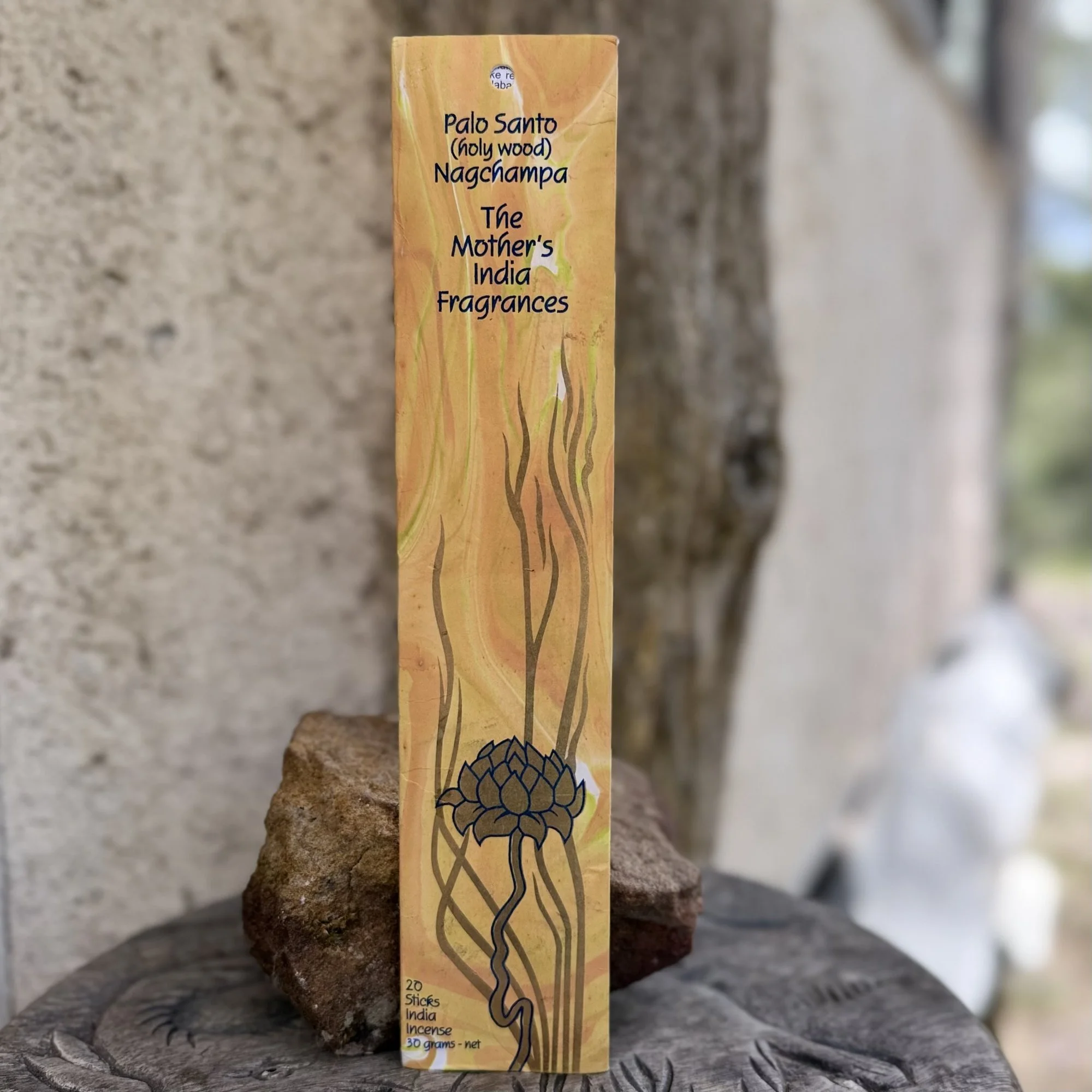 Vajras-Incense-Palo-Santo-HolyWood-Nagchampa-2.jpg