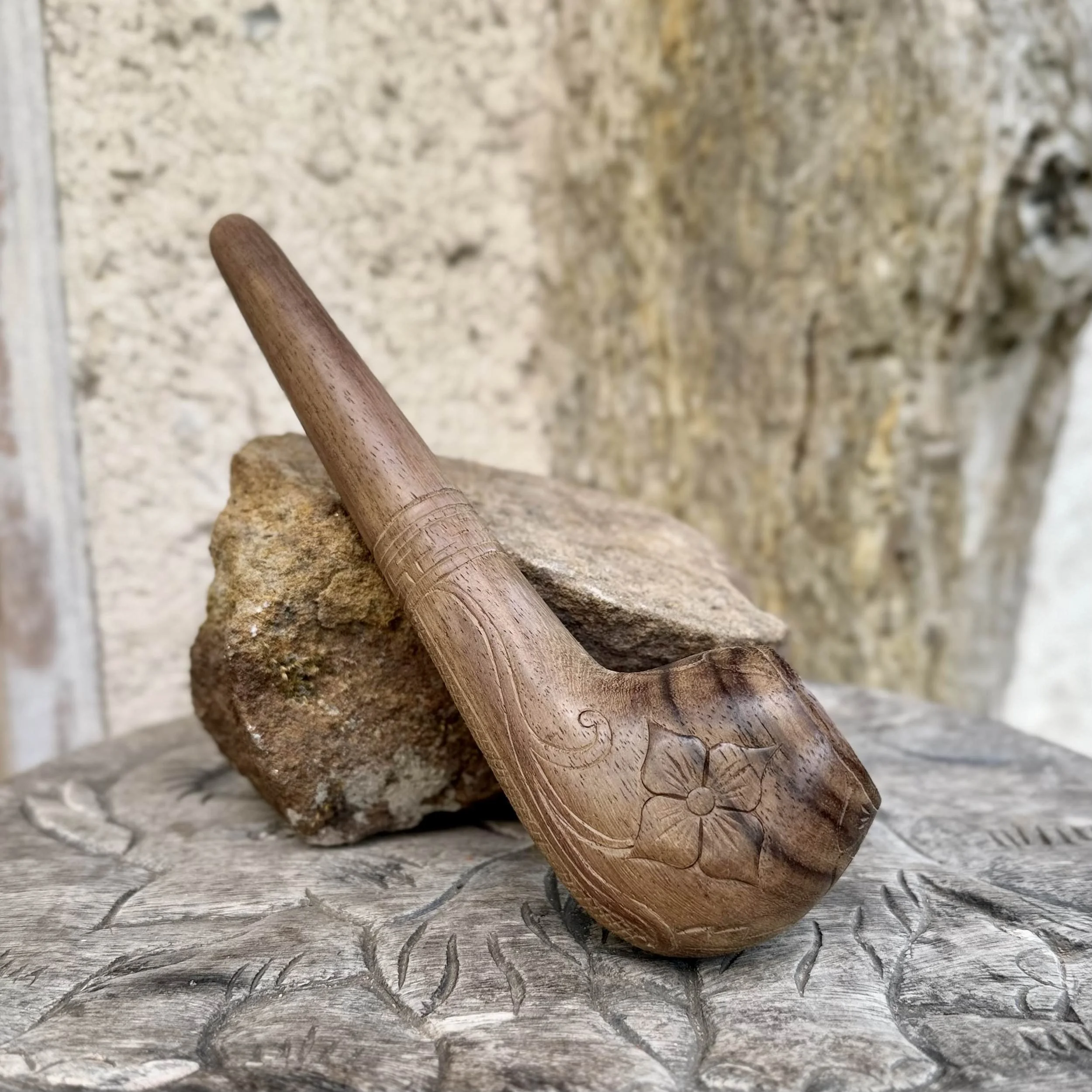 Wooden Pipe – Flower Dark