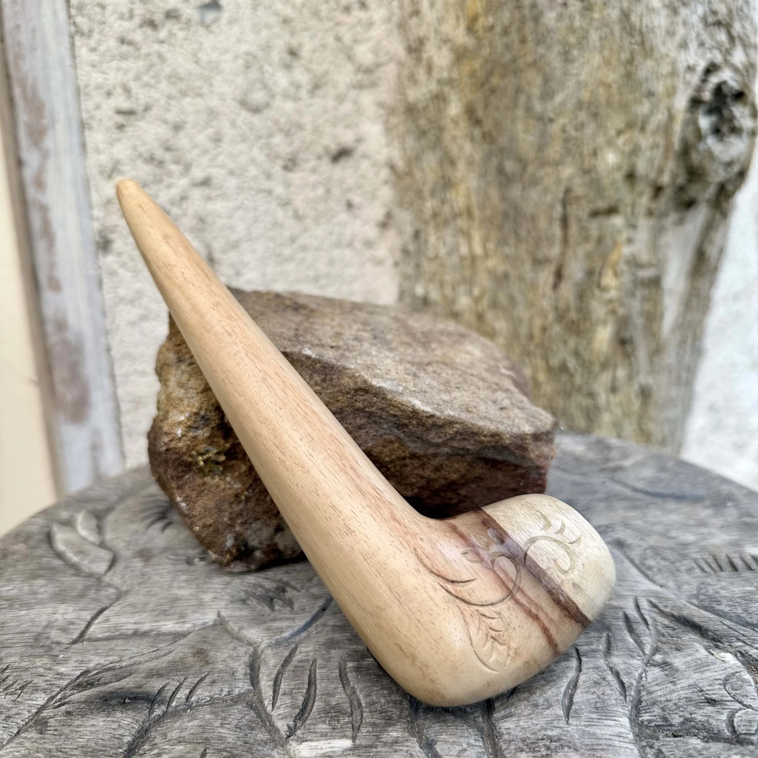 Wooden Pipe – Floral Scroll