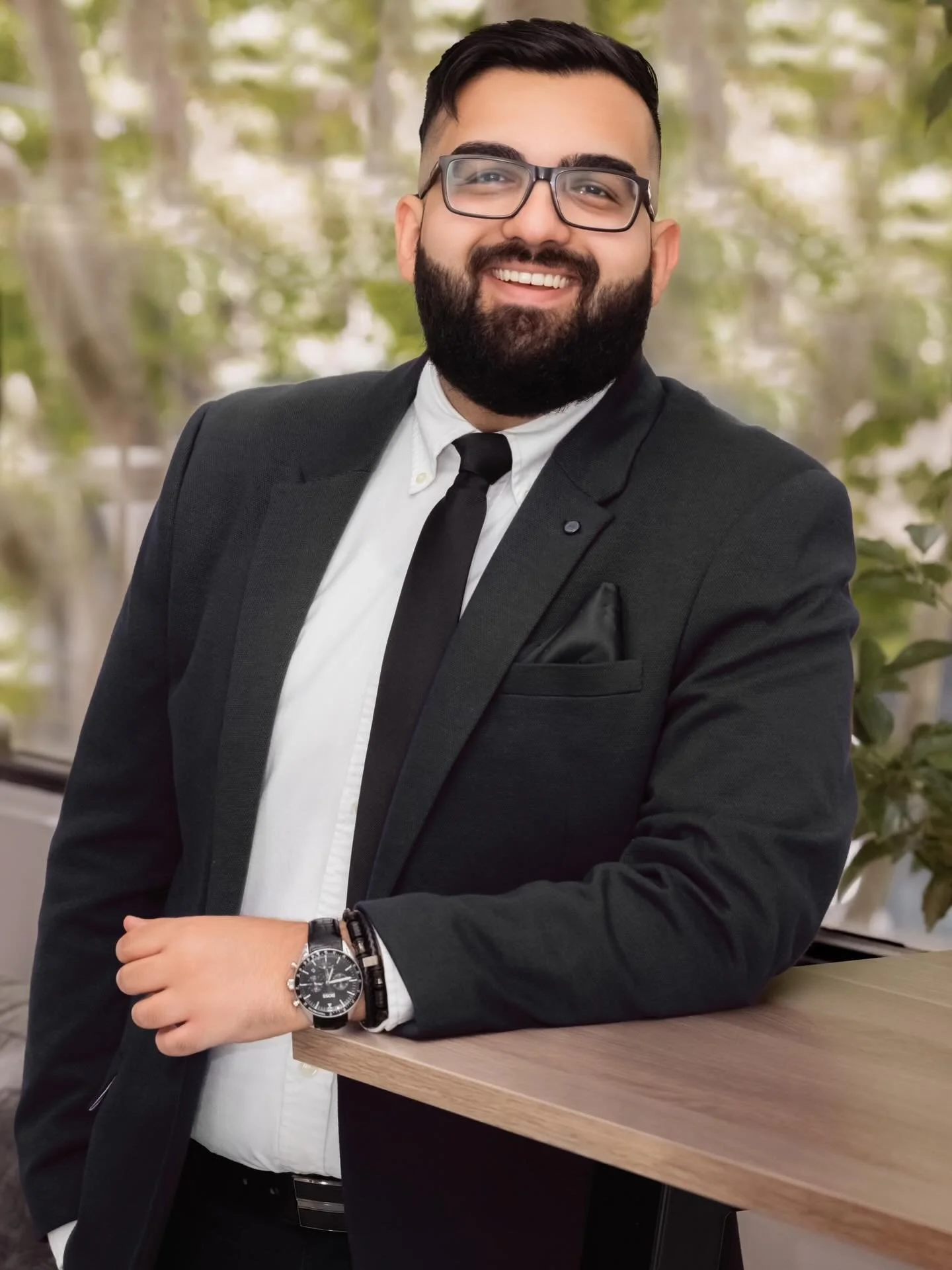 Buying a home or refinancing shouldn&rsquo;t feel like a guessing game.
I&rsquo;m Johnny &mdash; a mortgage broker with 9+ years in finance, a homeowner, and an active investor.
I built my business on integrity, honesty, and transparency &mdash; beca