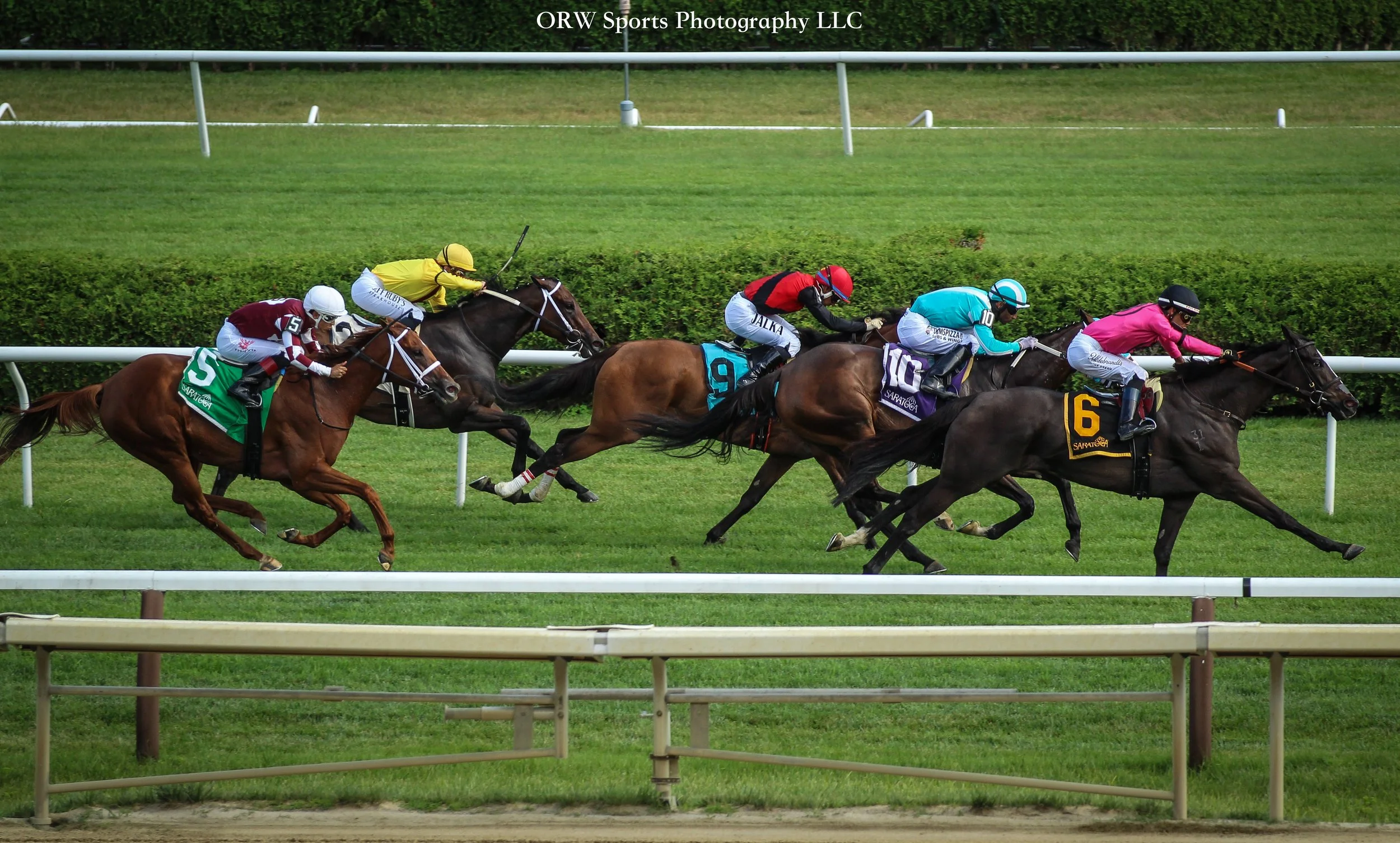 Heat Missile takes race 8 