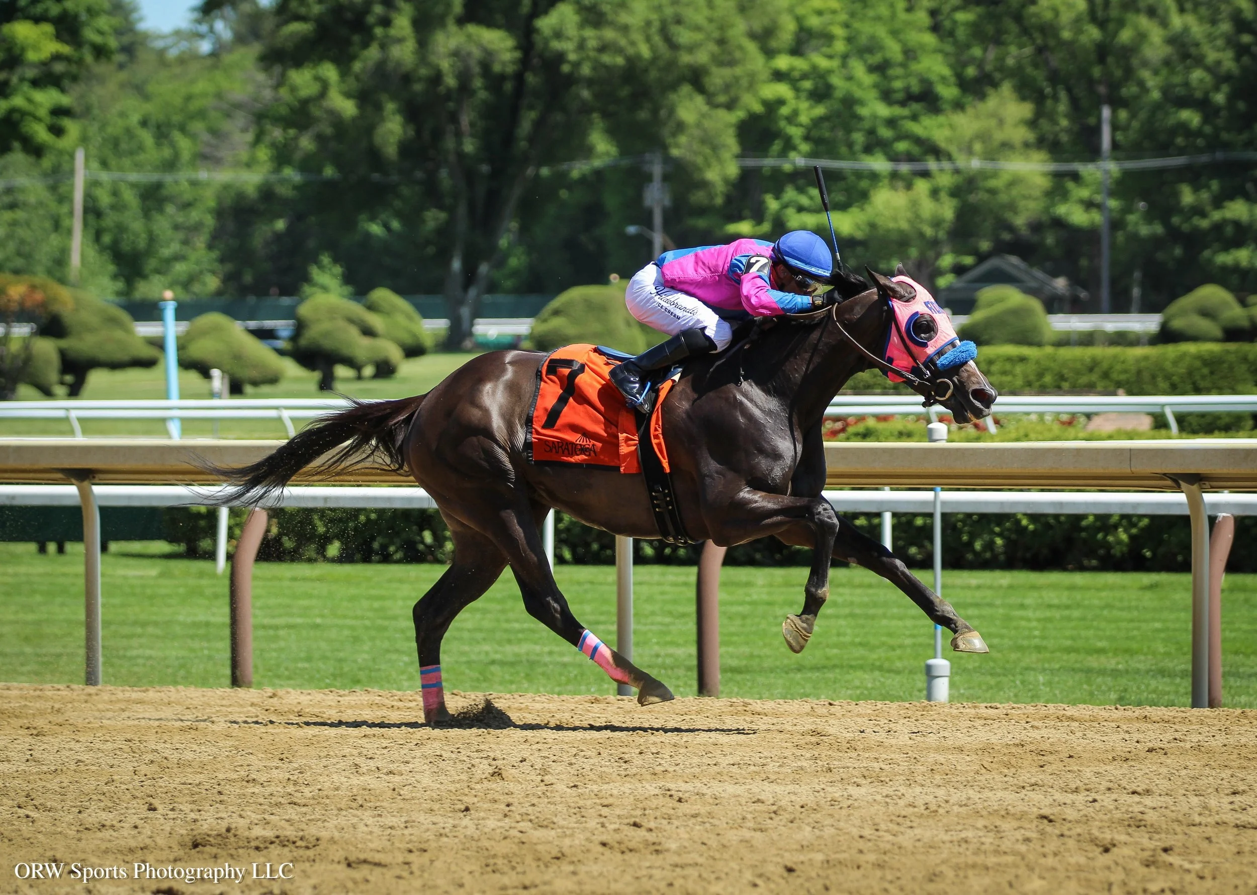 Bernietakescharge goes back-to-back in the Critical Eye Stakes