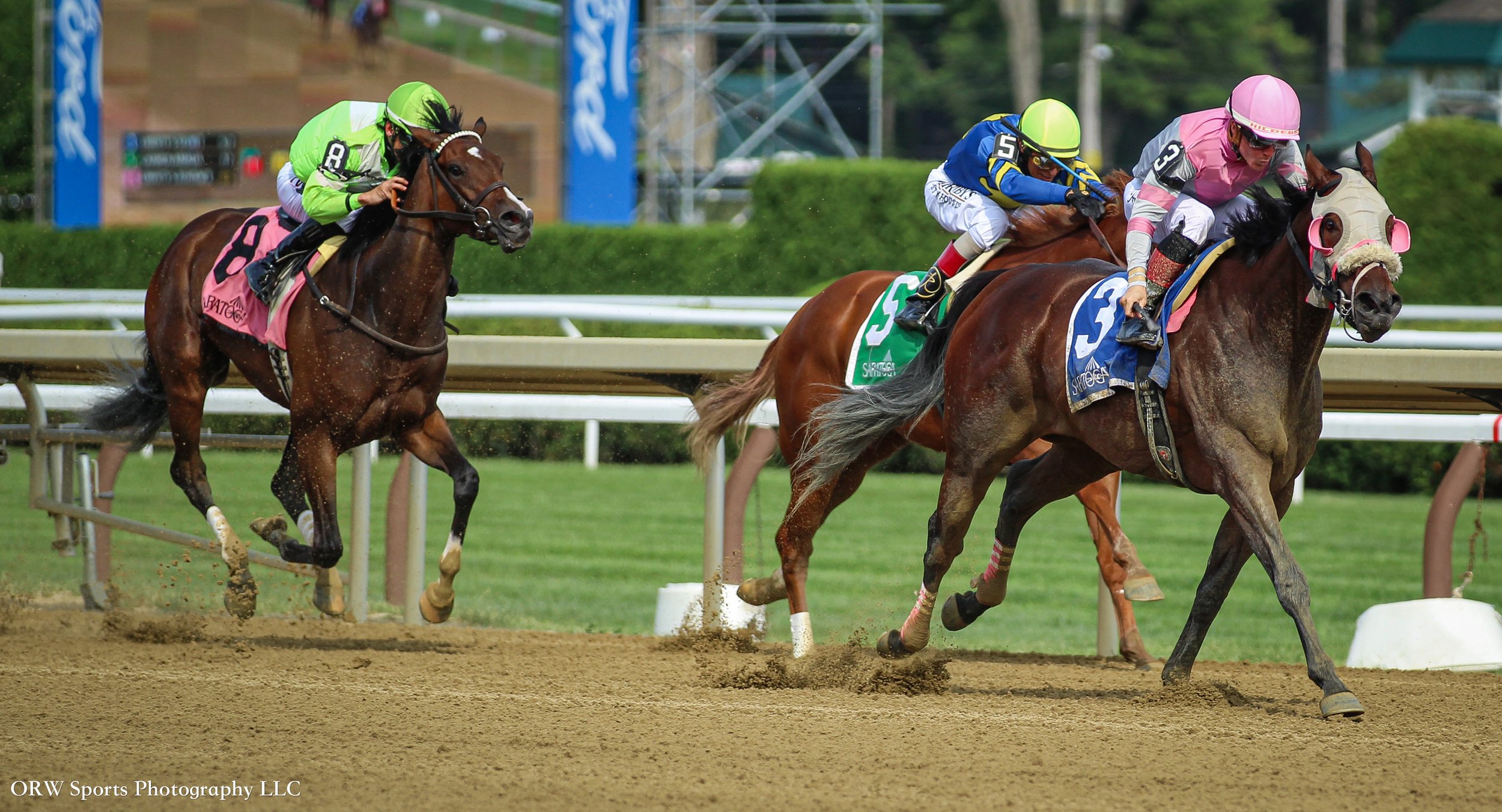Liberty's Secret ahead of Carmen Amalia and Liberty's Advance
