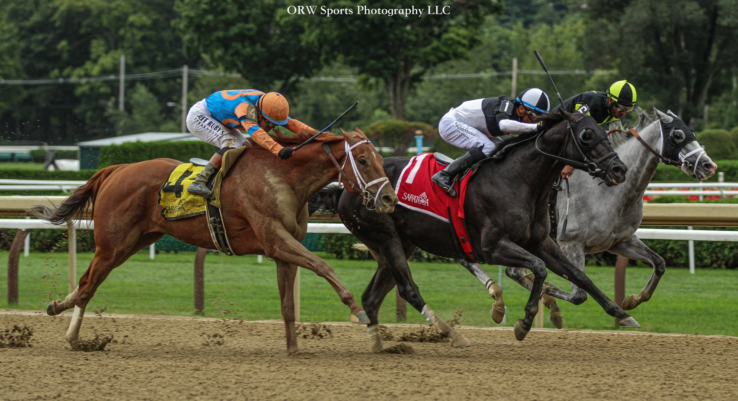 El Grande O holds on to get the win over Be You and Over and Ollie 