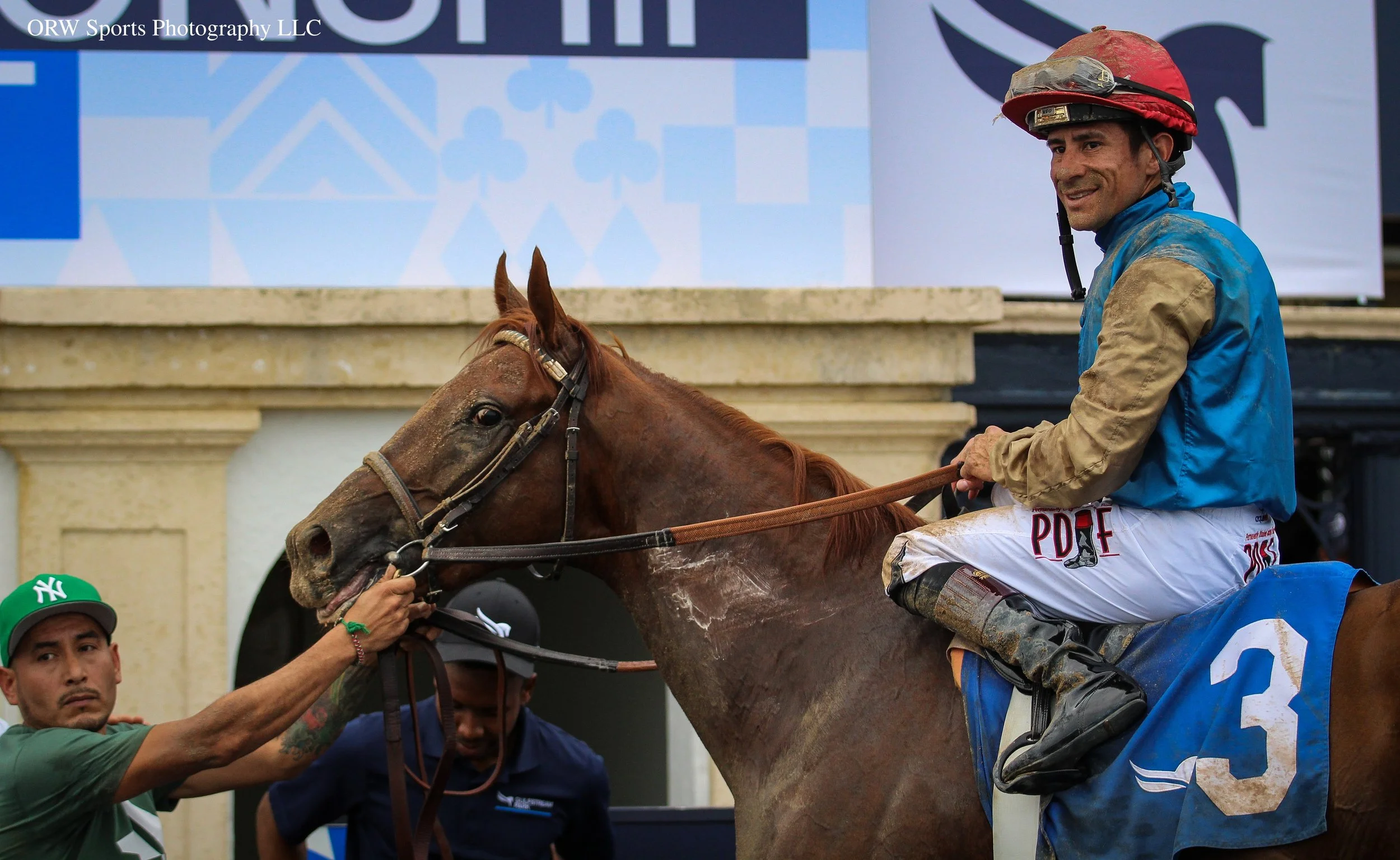 Thunderously and Junior Alvarado in the WC.jpg