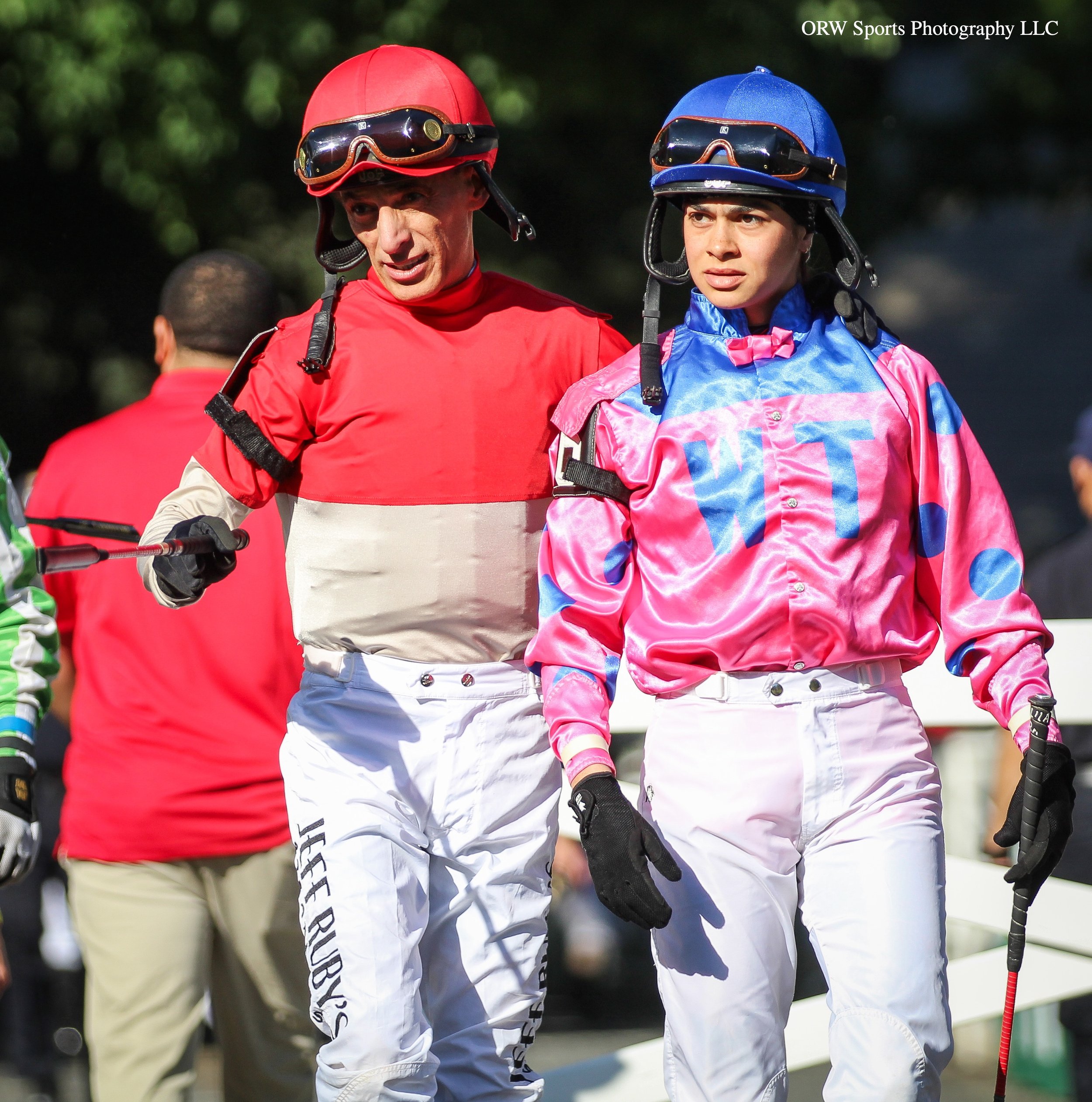 Hall of Fame jockey gives tips to Dalila Rivera, a bug, or apprentice jockey, who is on the rise. 