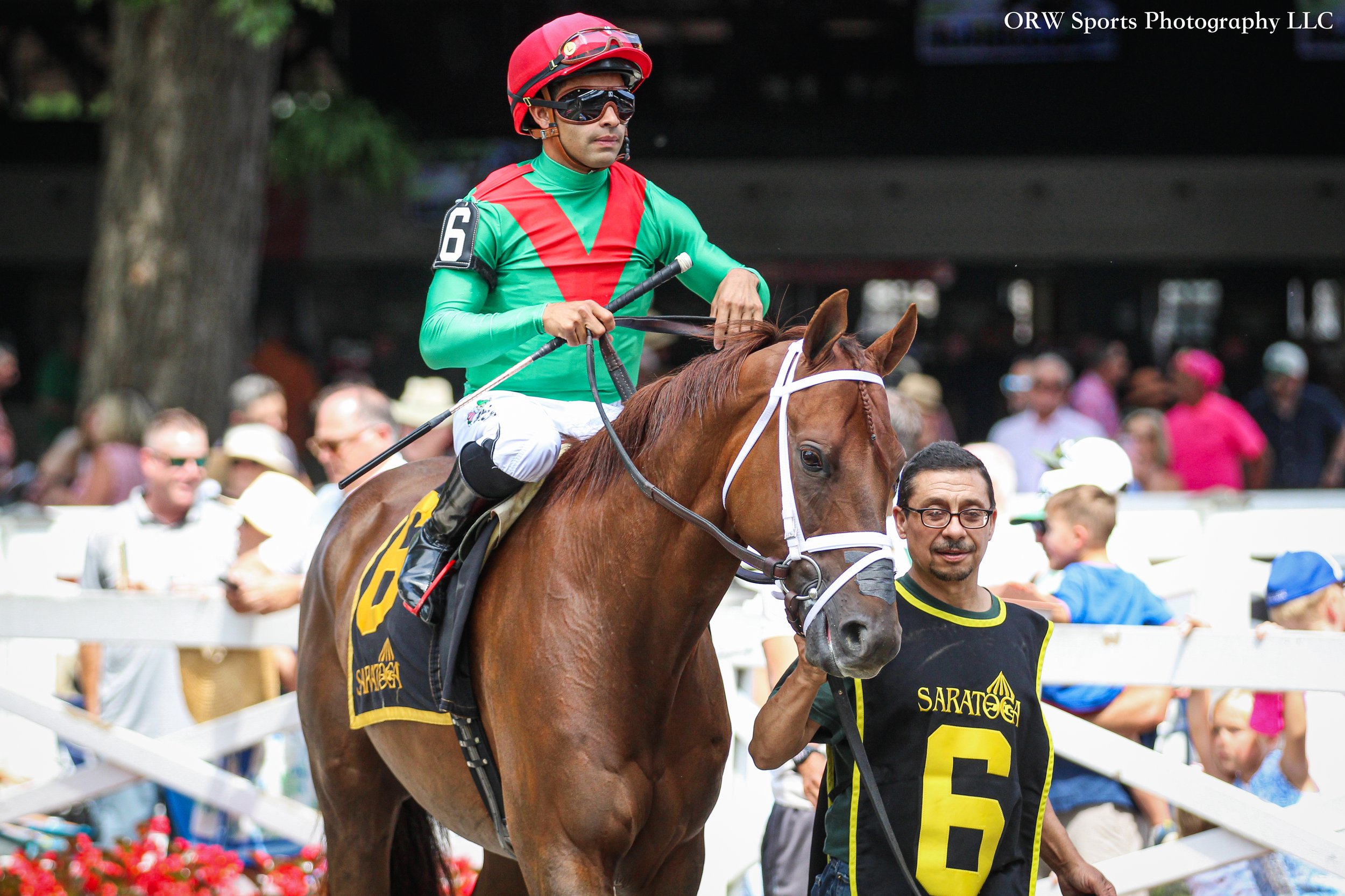 Sea Singer and Luis Saez 