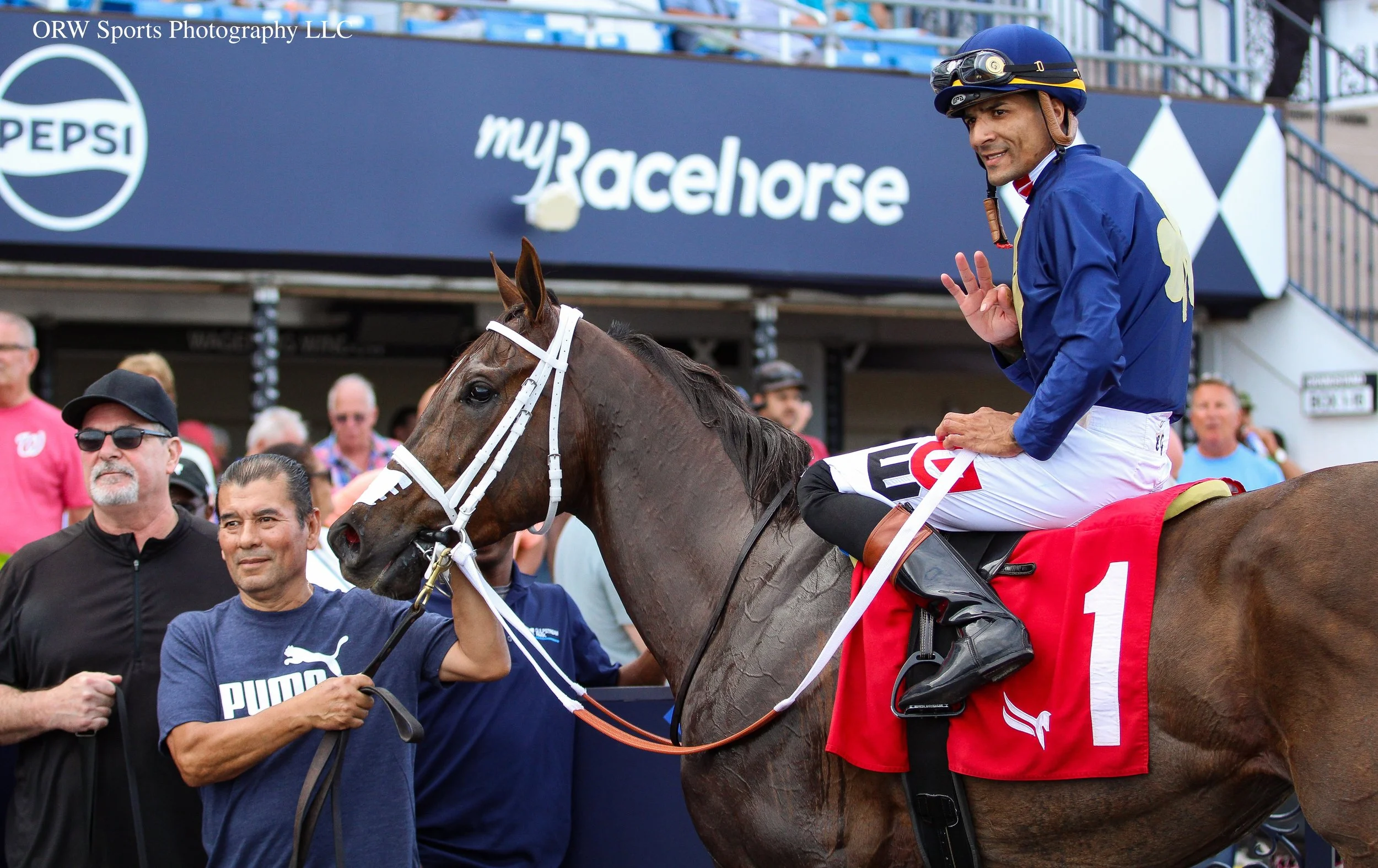 Breezey Bella and Edwin Gonzalez in the WC.jpg
