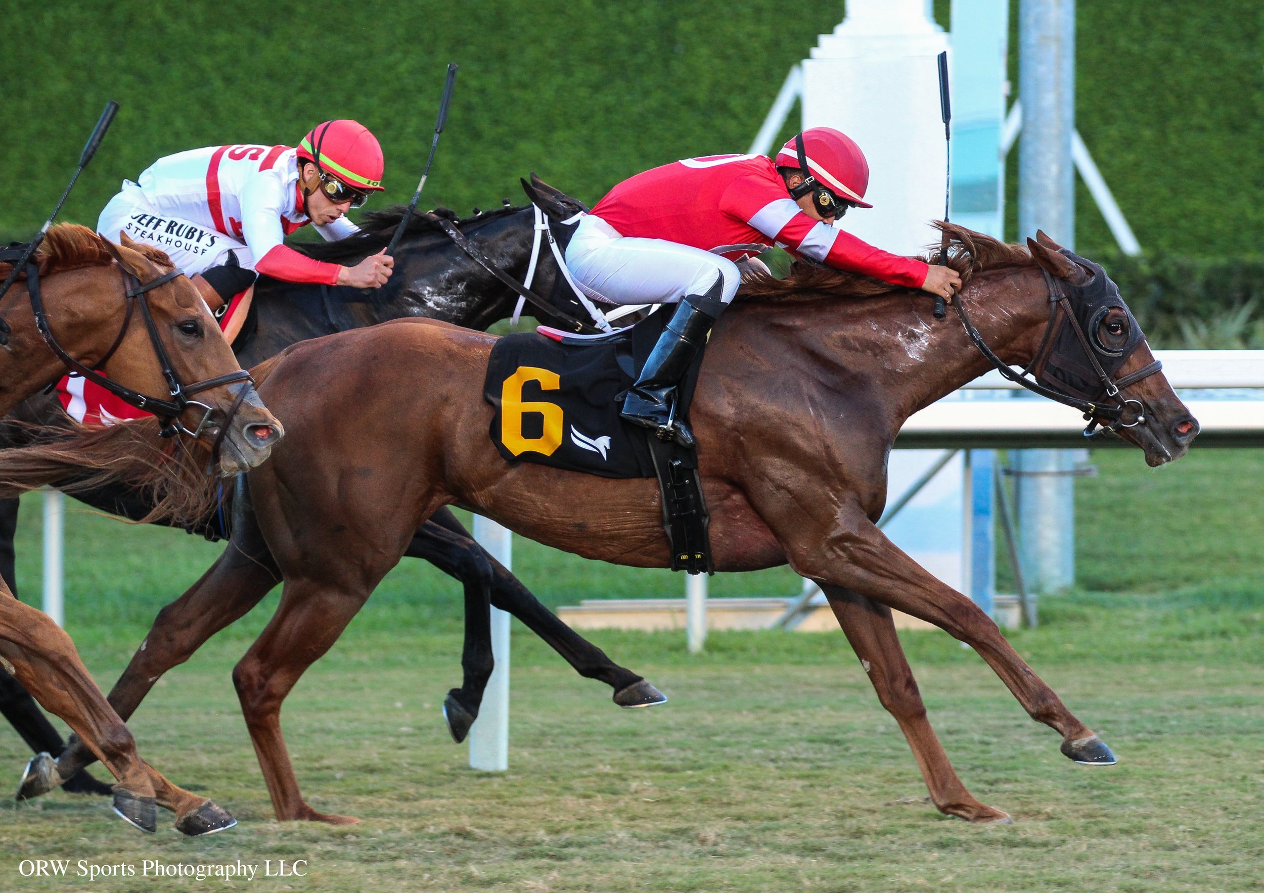 Ifyousaidso and Miguel Vasquez pull off the upset at 35-1 to close out the Thursday card. 