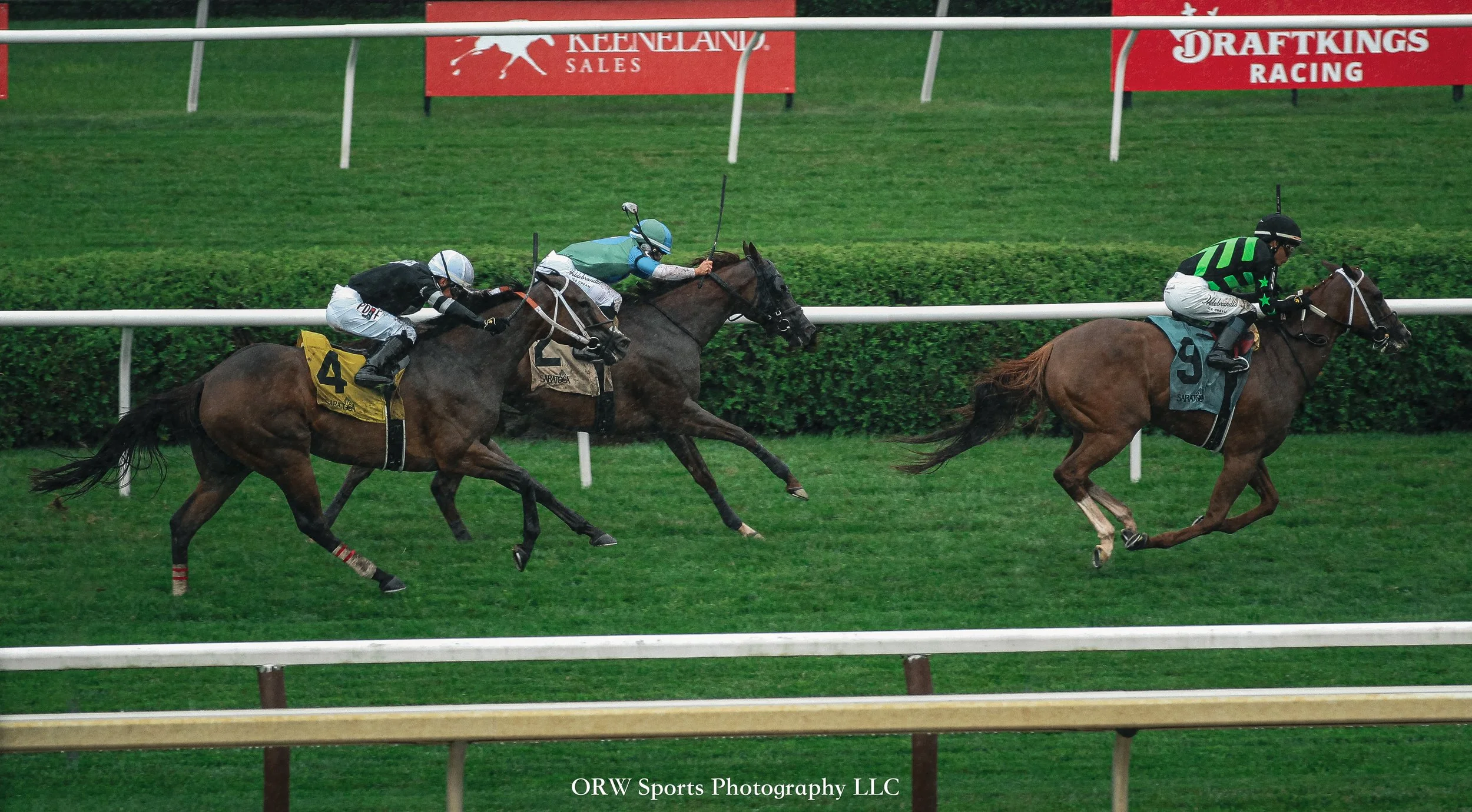 Zeitlos returns to winning ways in the Smart and Fancy Stakes 