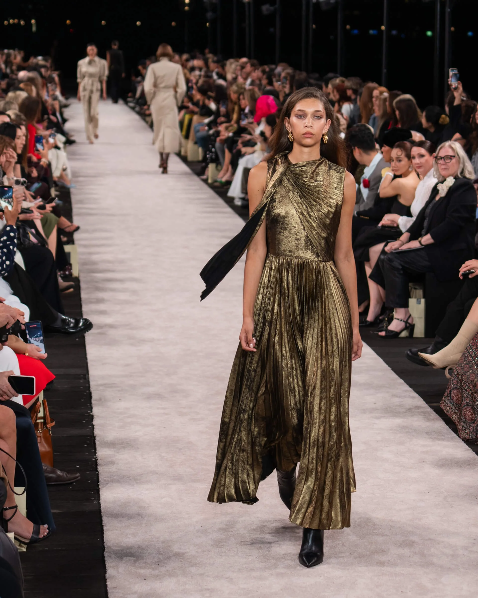 carla-zampatti-australian-fashion-week-2026-13.jpg