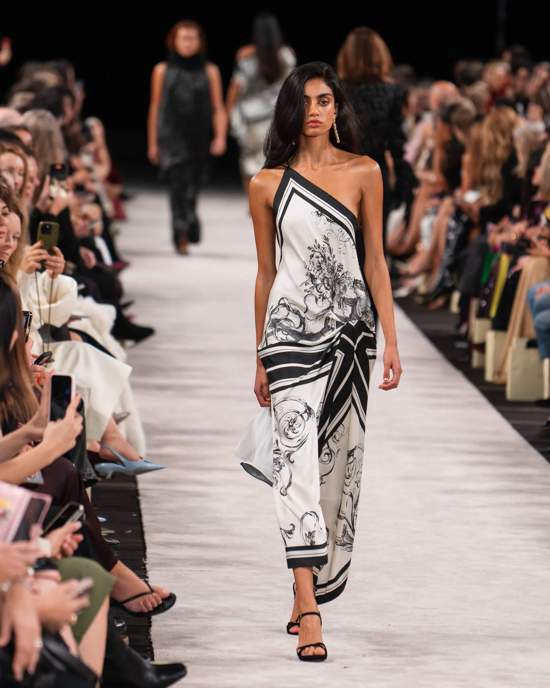 carla-zampatti-australian-fashion-week-2026-33.jpg