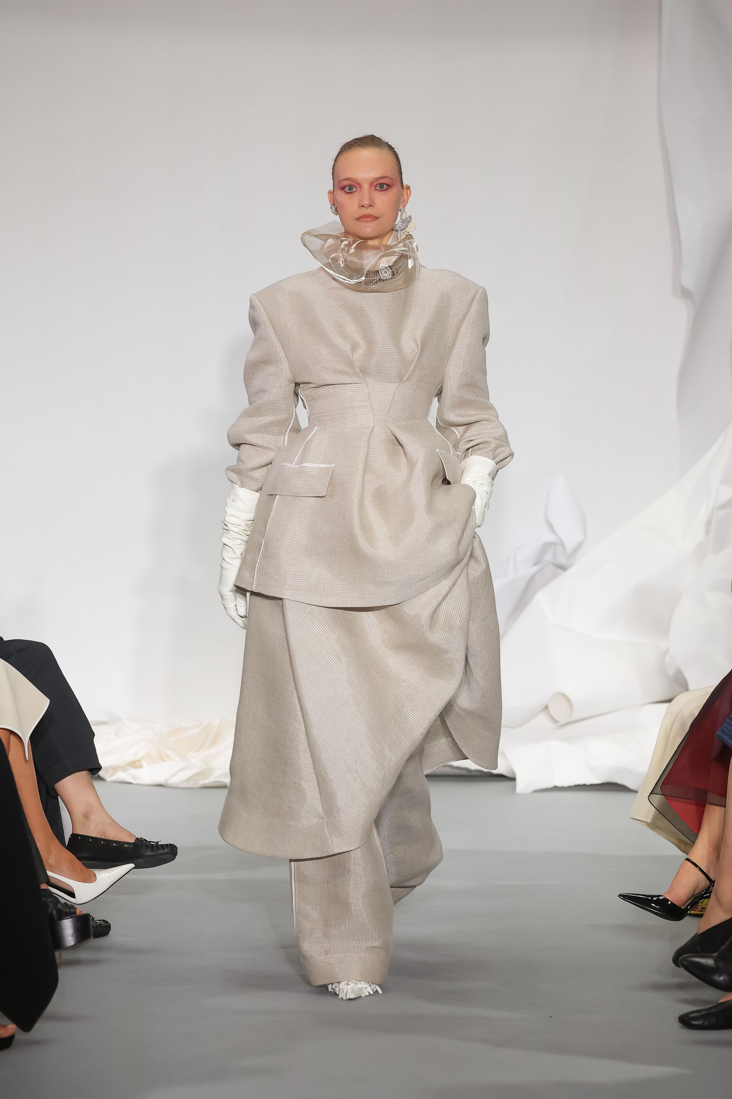 LOOK 1.jpg