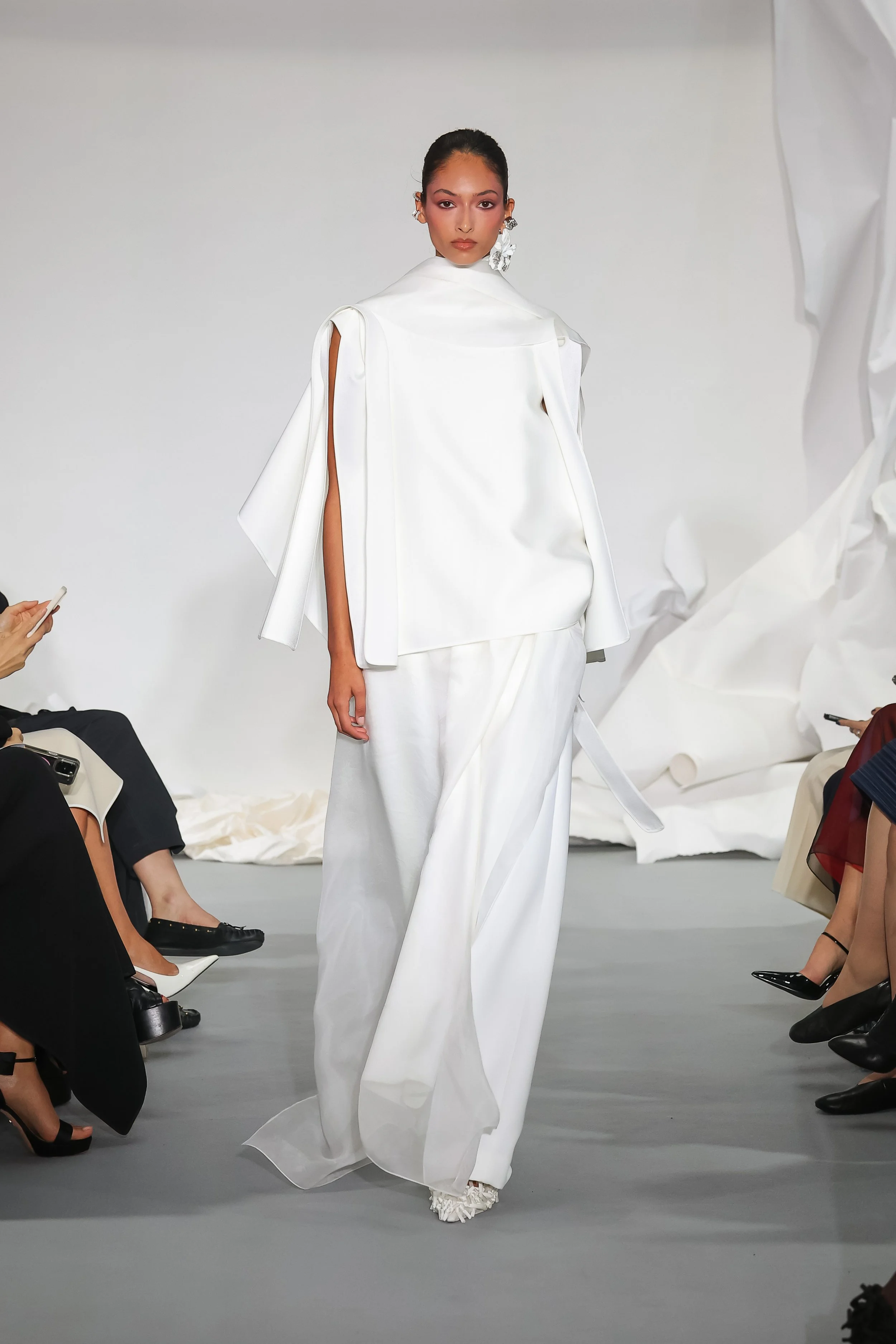 LOOK 3.jpg