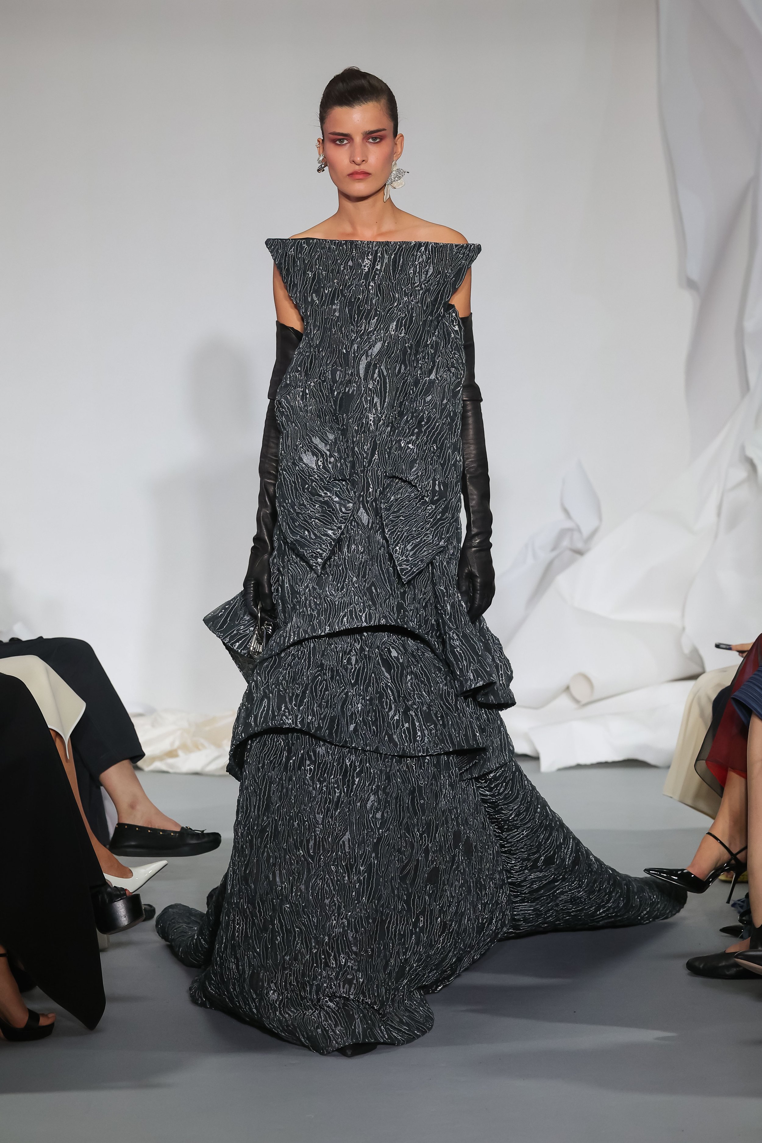 LOOK 16.jpg