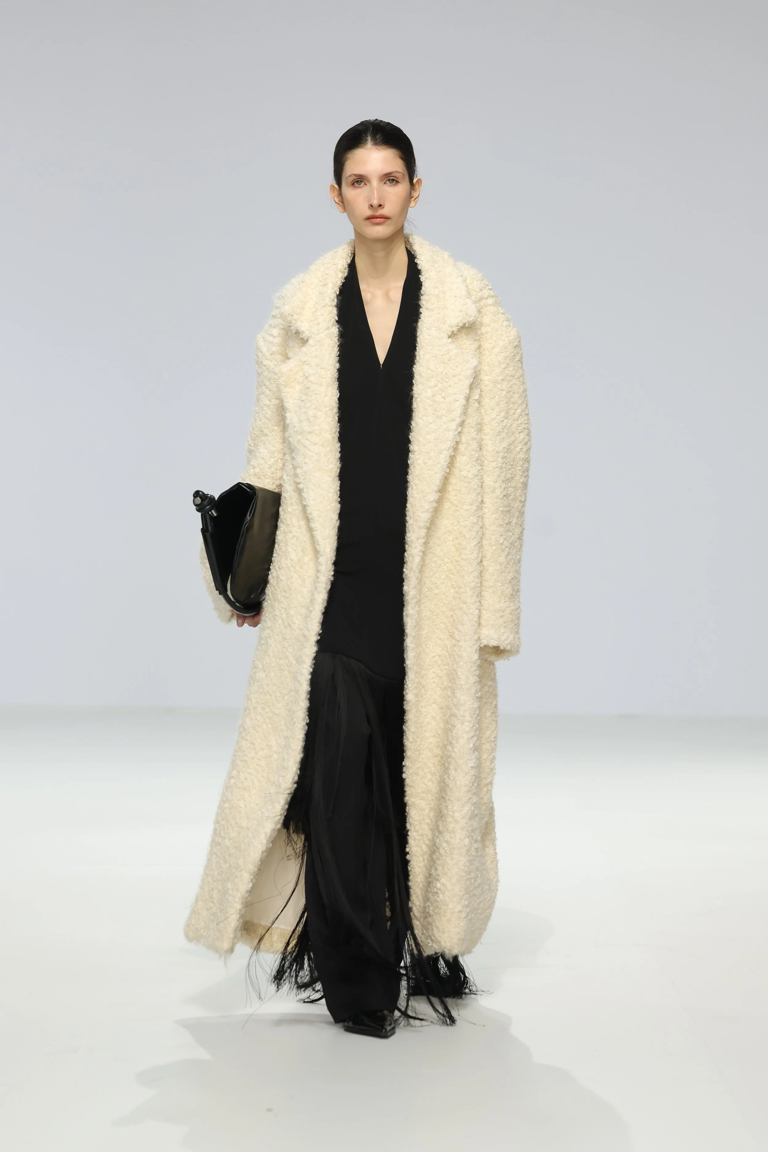 LOOK 1.jpg