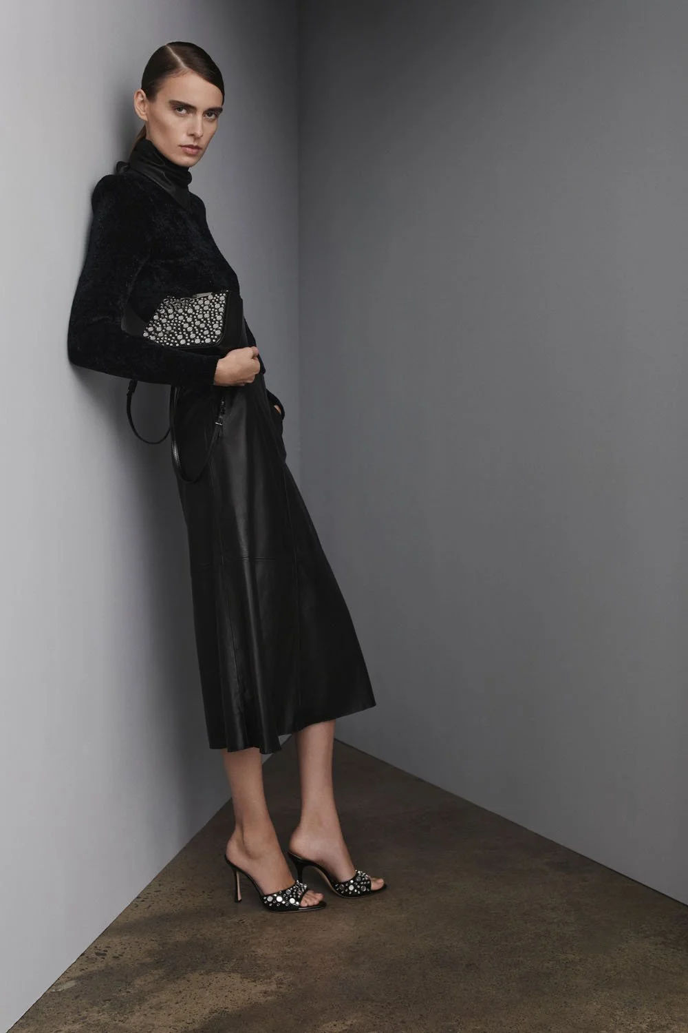C6262474-SILK-VELVET-SPARKLE-SWEATER-NAVY-SCANLANTHEODORE-7_V1.jpg