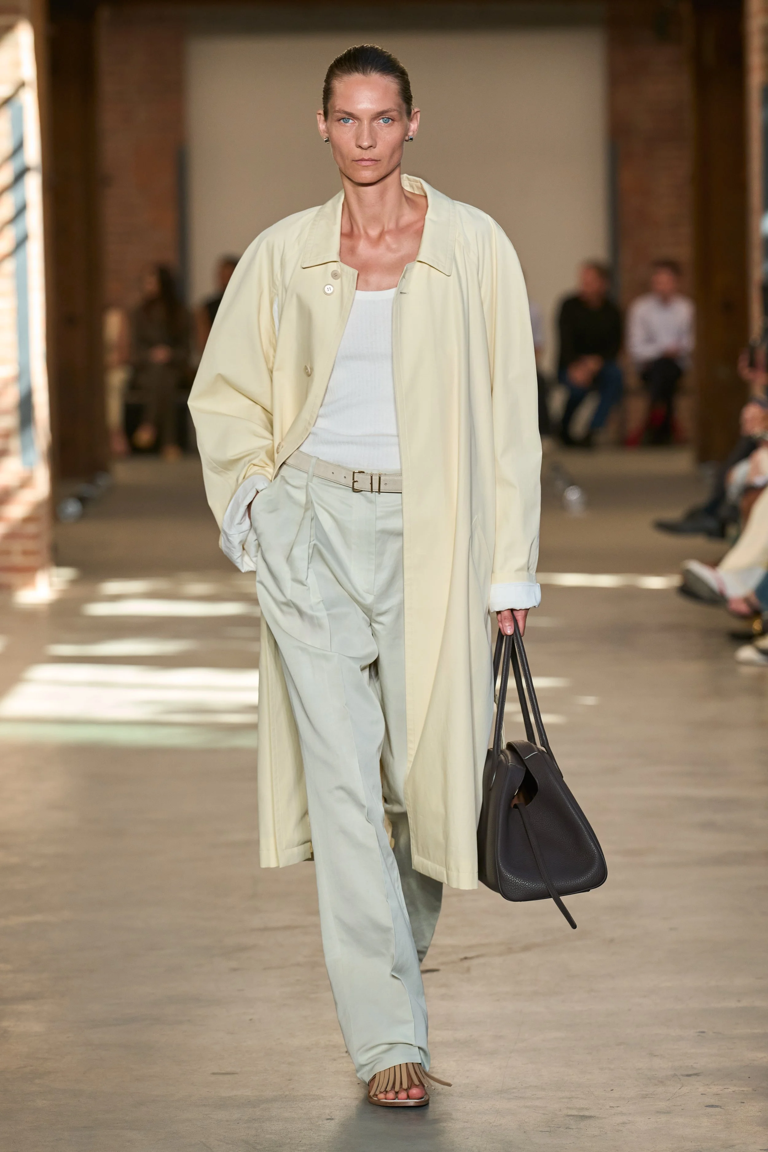 CKSS27_FULL BODY_GORUNWAY_27.jpg