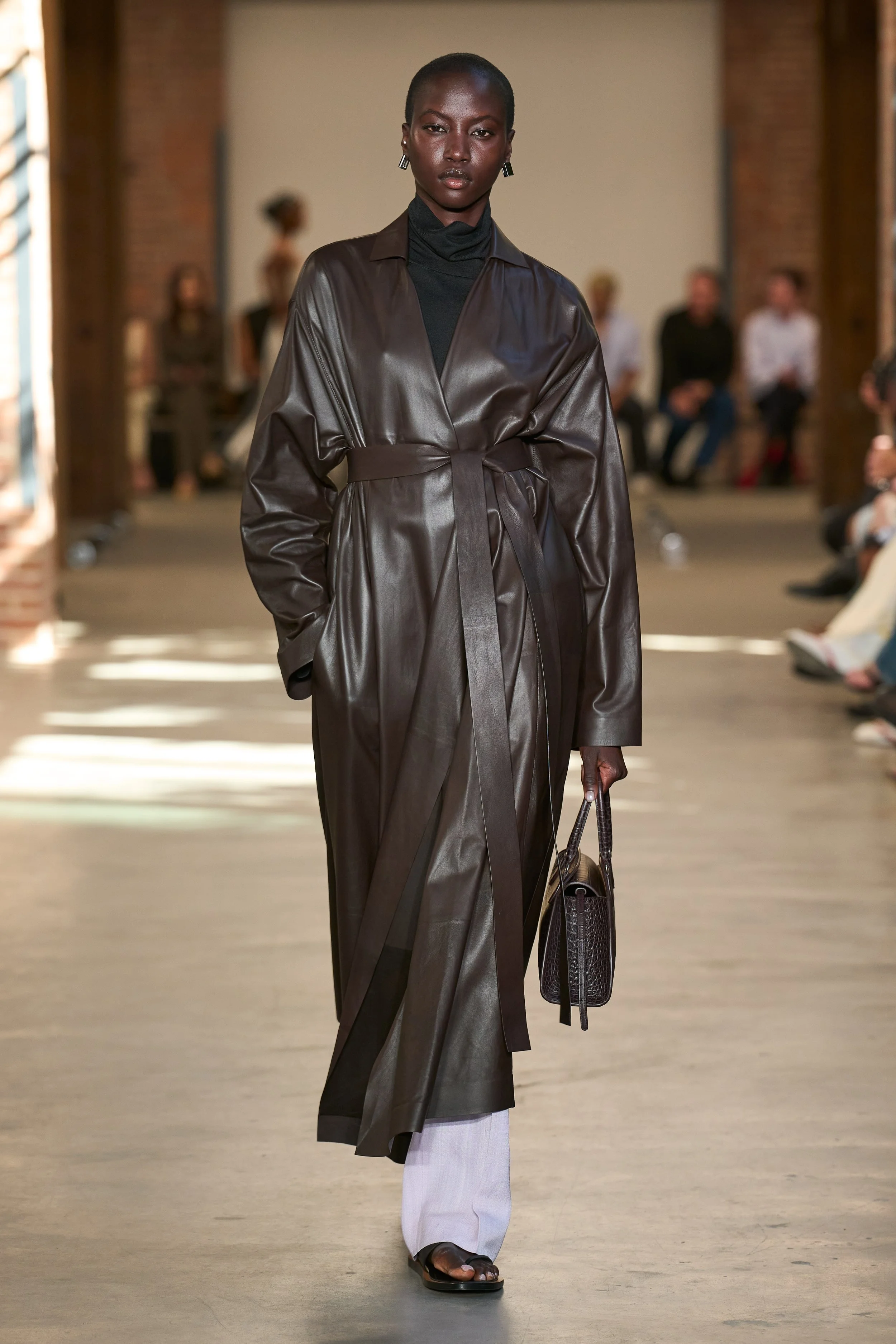 CKSS27_FULL BODY_GORUNWAY_32.jpg