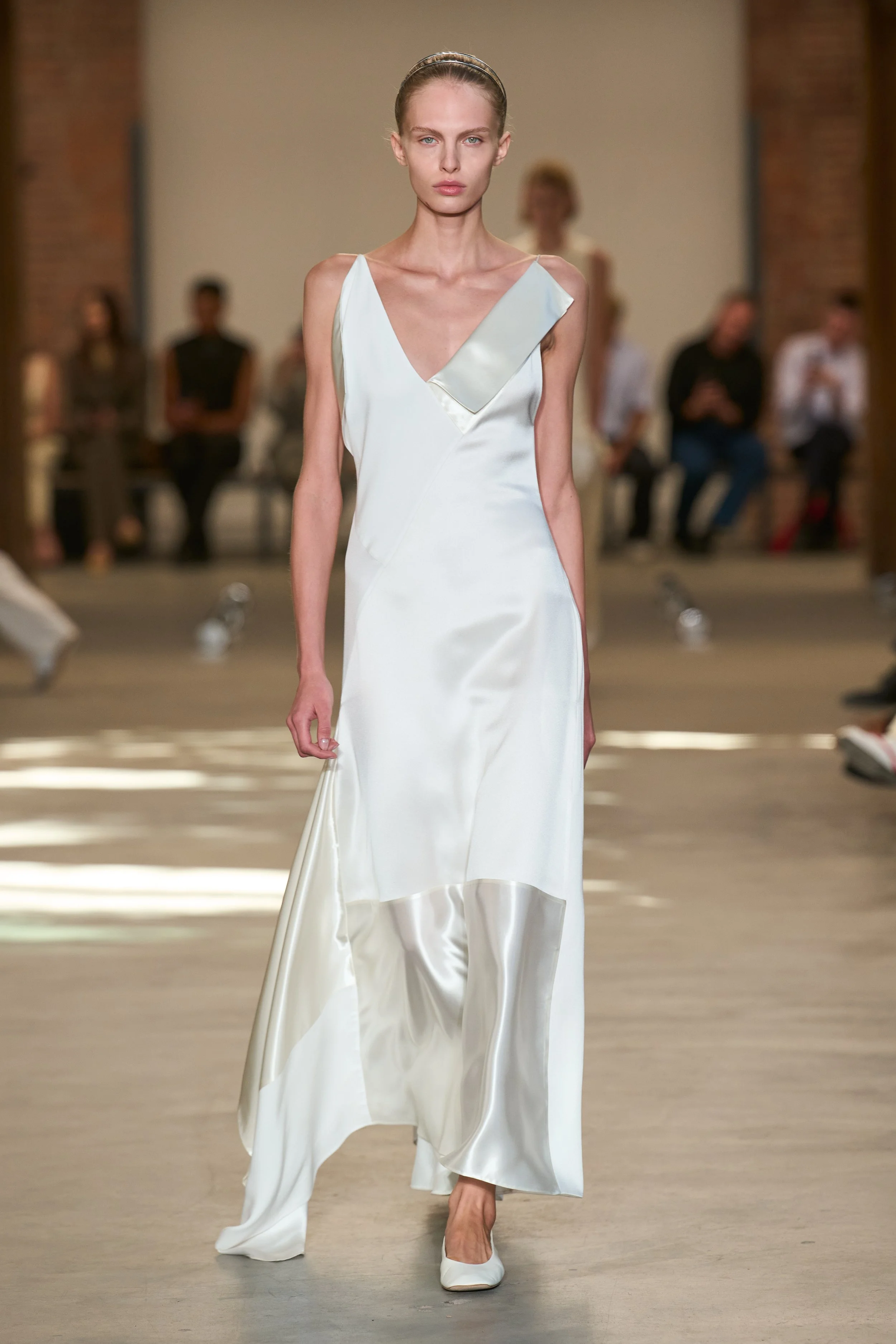CKSS27_FULL BODY_GORUNWAY_46.jpg