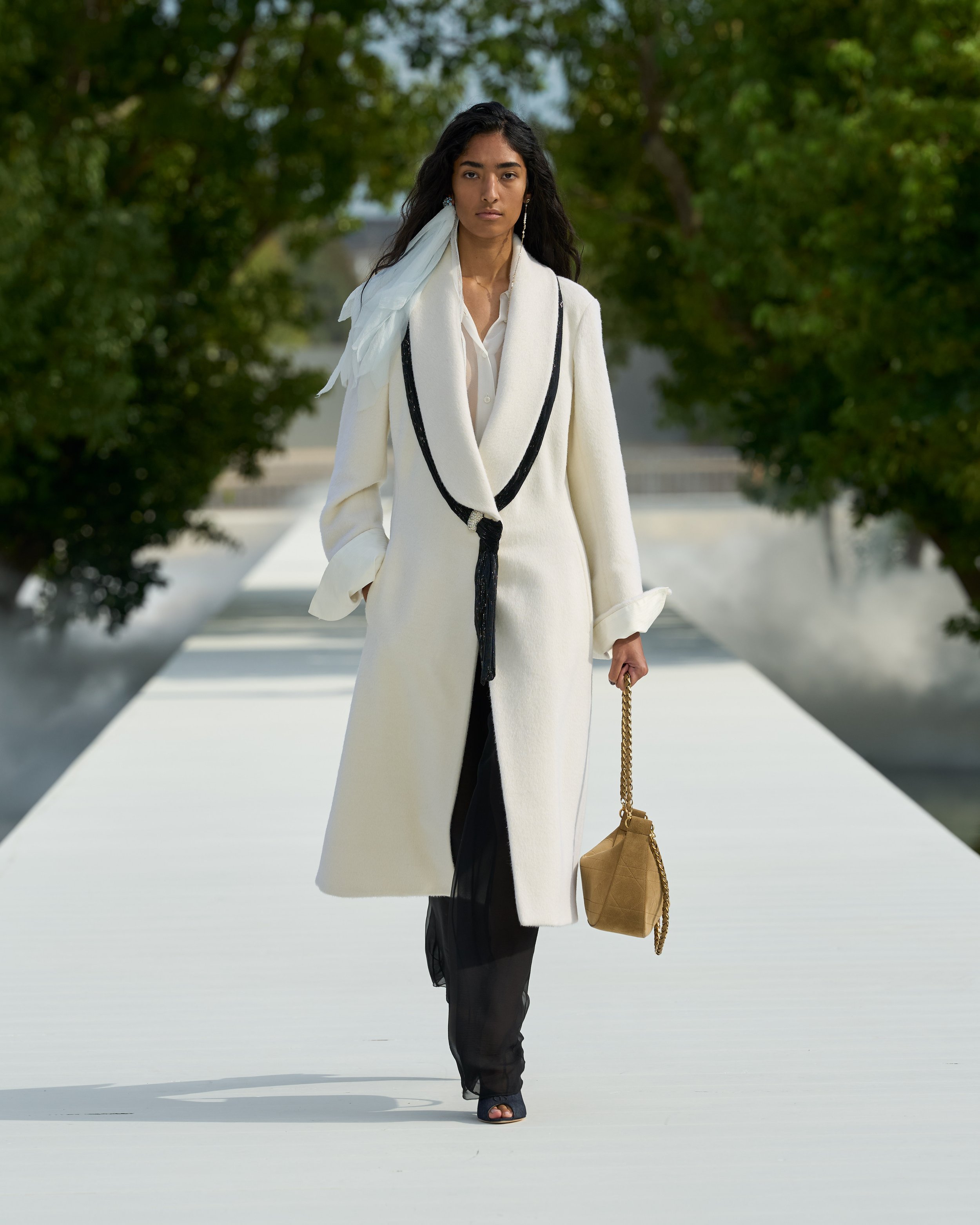 18_Mode_Femme_Spring_Summer_2027_Look_18.jpg