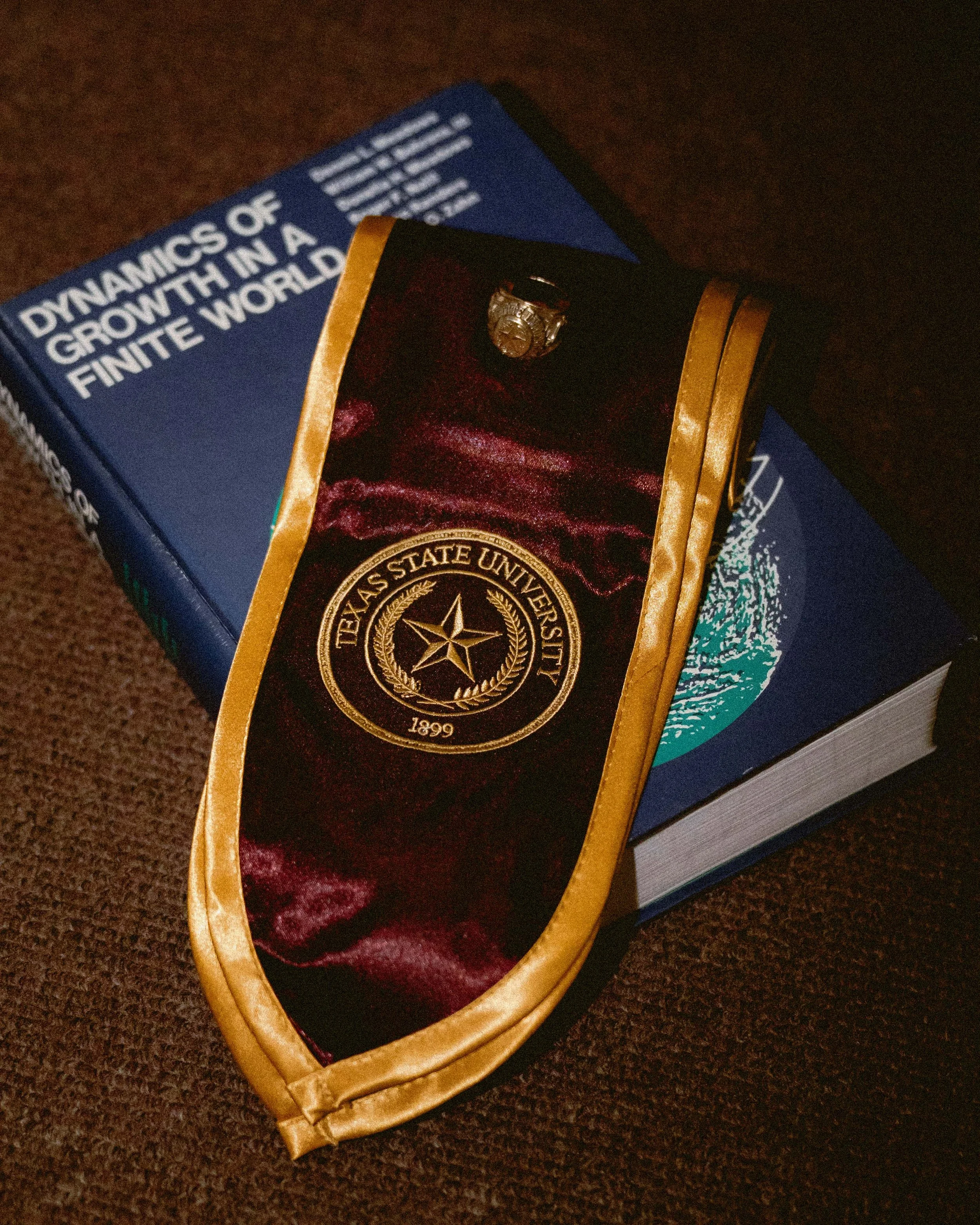 grads web 26-06941.jpg