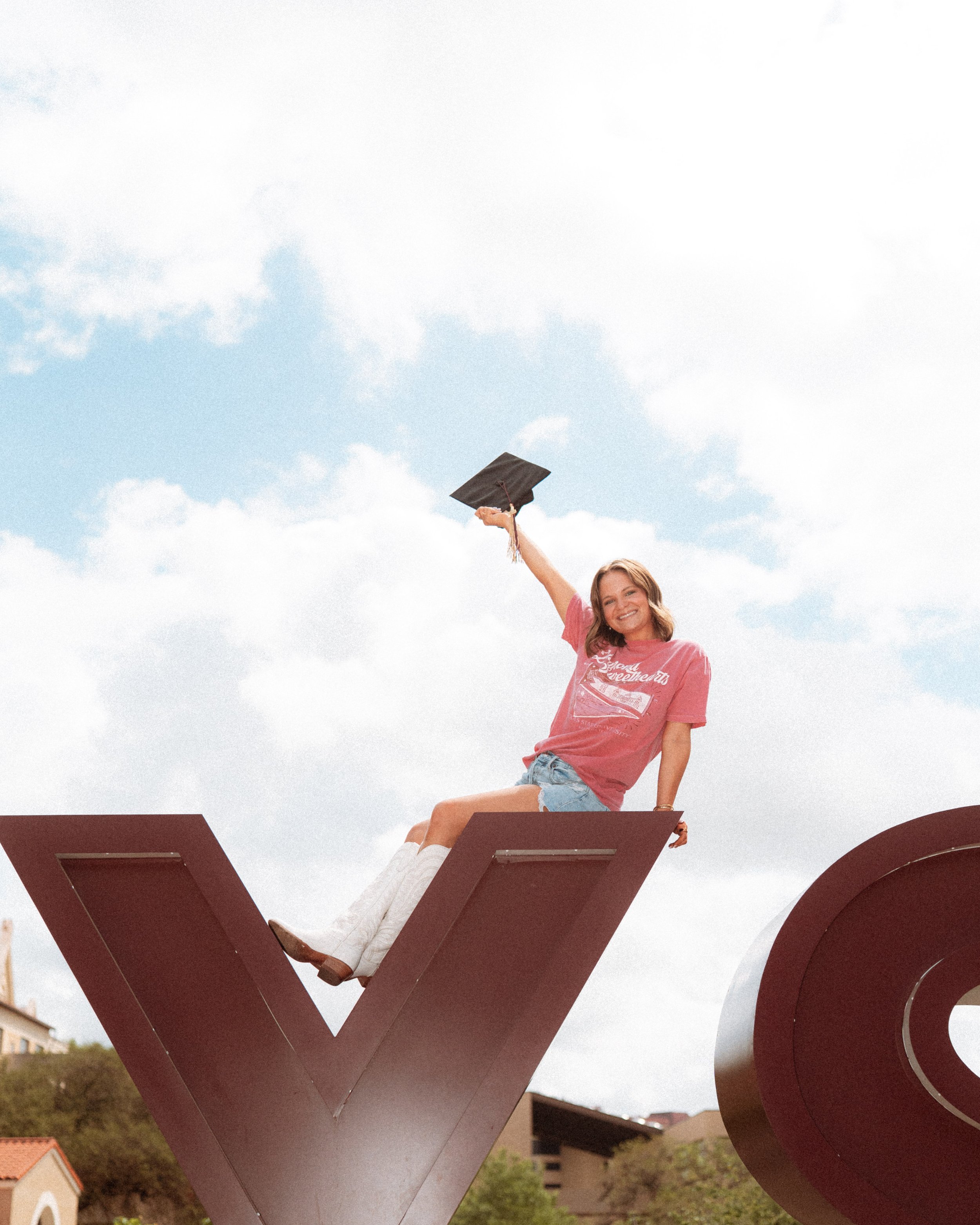 grads web 26-06883.jpg