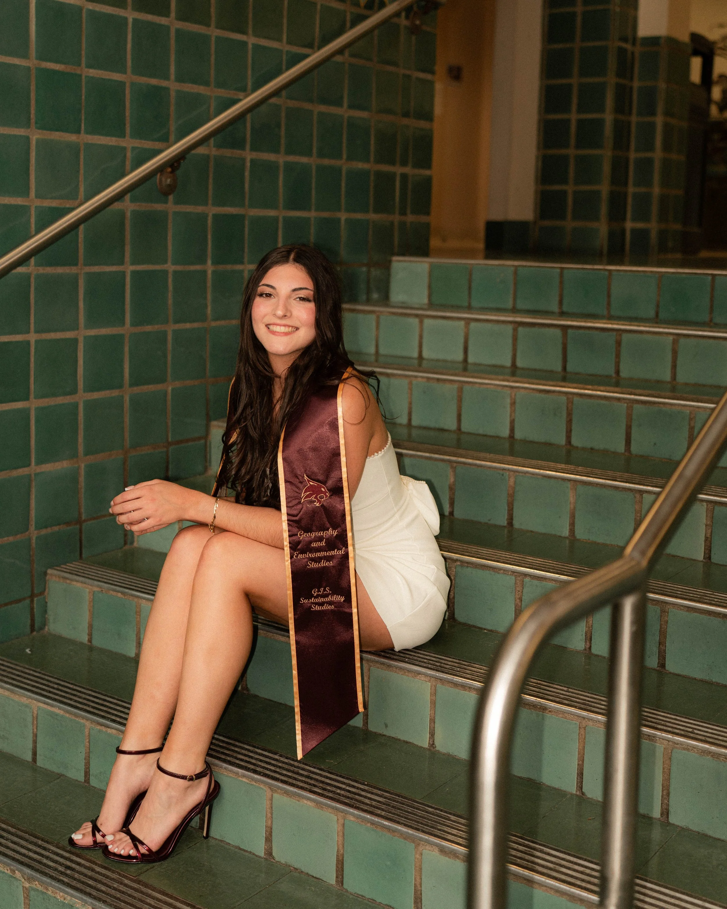 grads web 26-08734.jpg