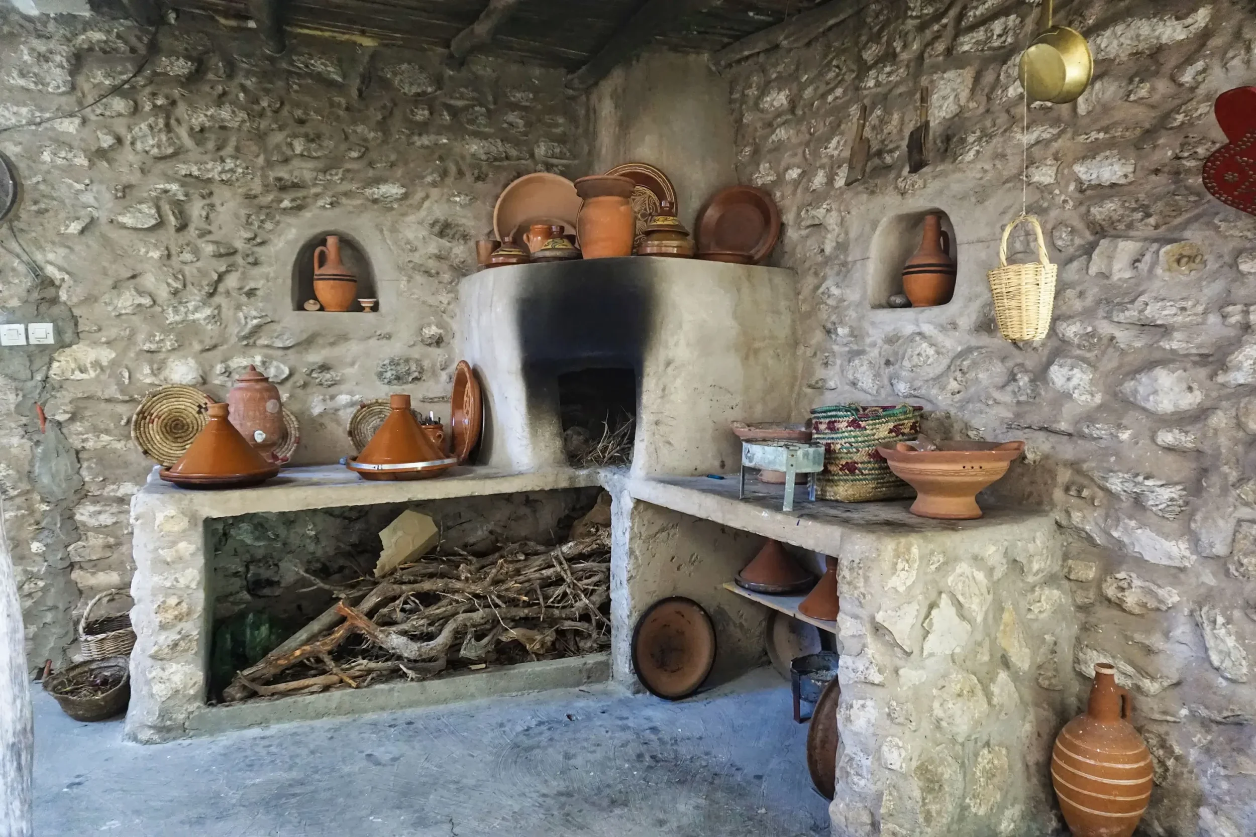 a-wood-oven-for-coking-class-essaouira-scaled.webp
