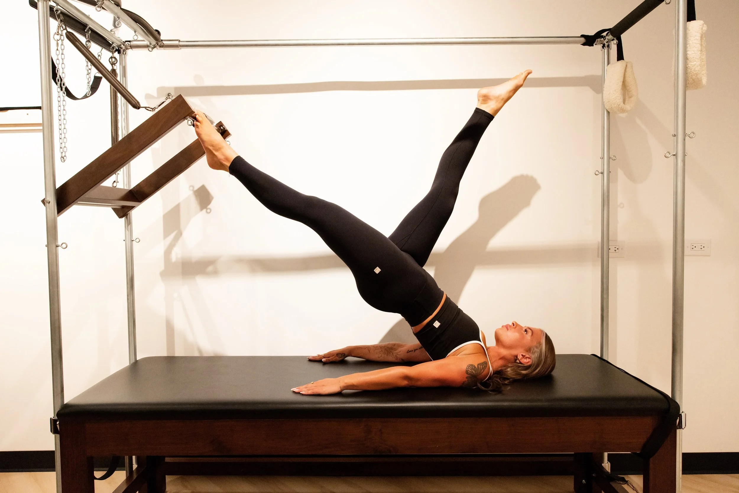 PARAKEET 🦜

It may look beautiful, but there is a whole lot happening here.

Parakeet on the Cadillac challenges deep core control, glutes, hamstrings, inner thighs, spinal articulation, pelvic stability, hip mobility, coordination, and control all 