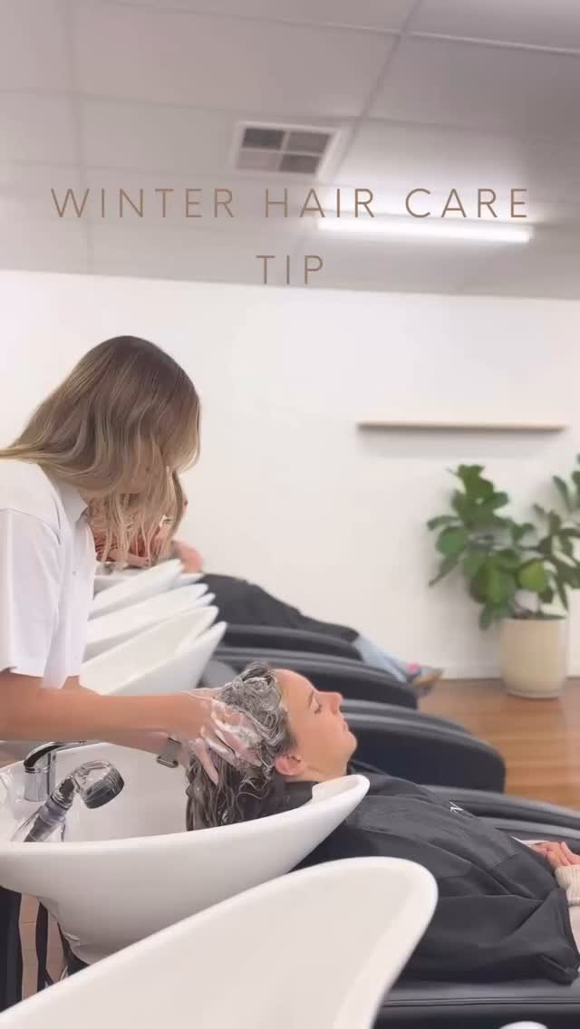 Moisture is everything !!! Your hair needs moisture as much as your skin needs moisture!!
Add a leave in treatment to your routine to give your hair the love it deserves ๐ซง๐ซง