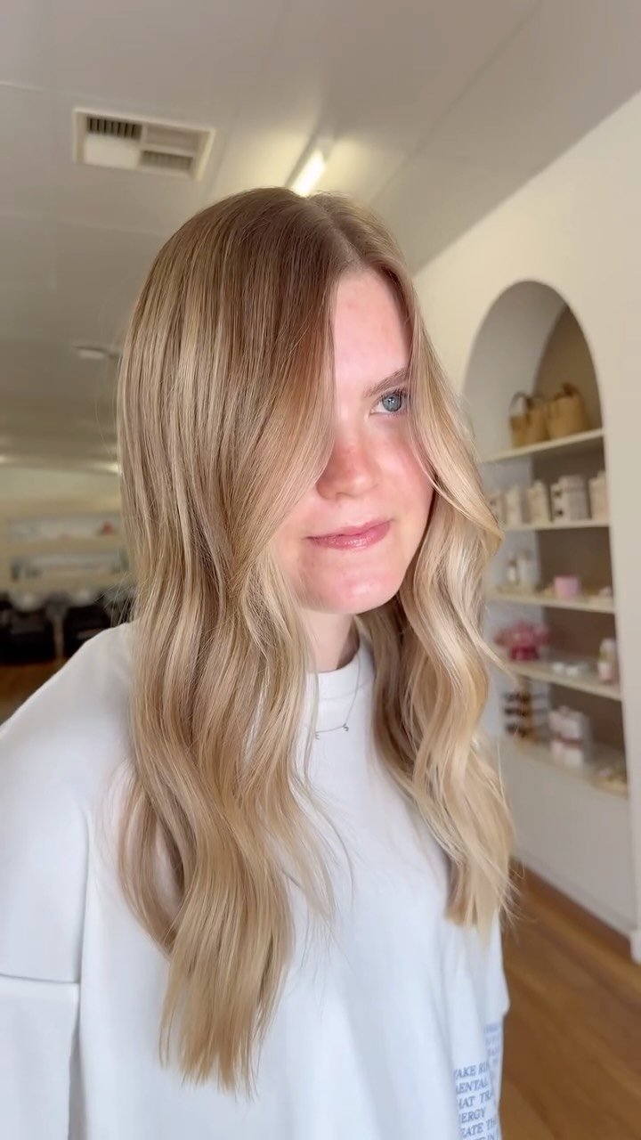 We softened the blonde, added depth, and created a polished, natural bronde finish ๐ค๐ค
#redkenshadeseq #riverlandhairdresser #studiogracie