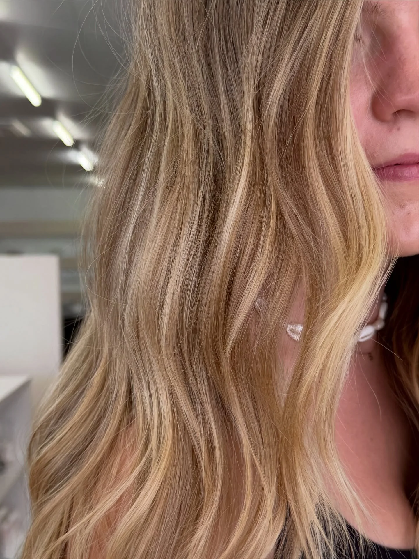 Texture in the colour making the blonde pop 💥

book now - online bookings, dm or call 8584 5627 🤍