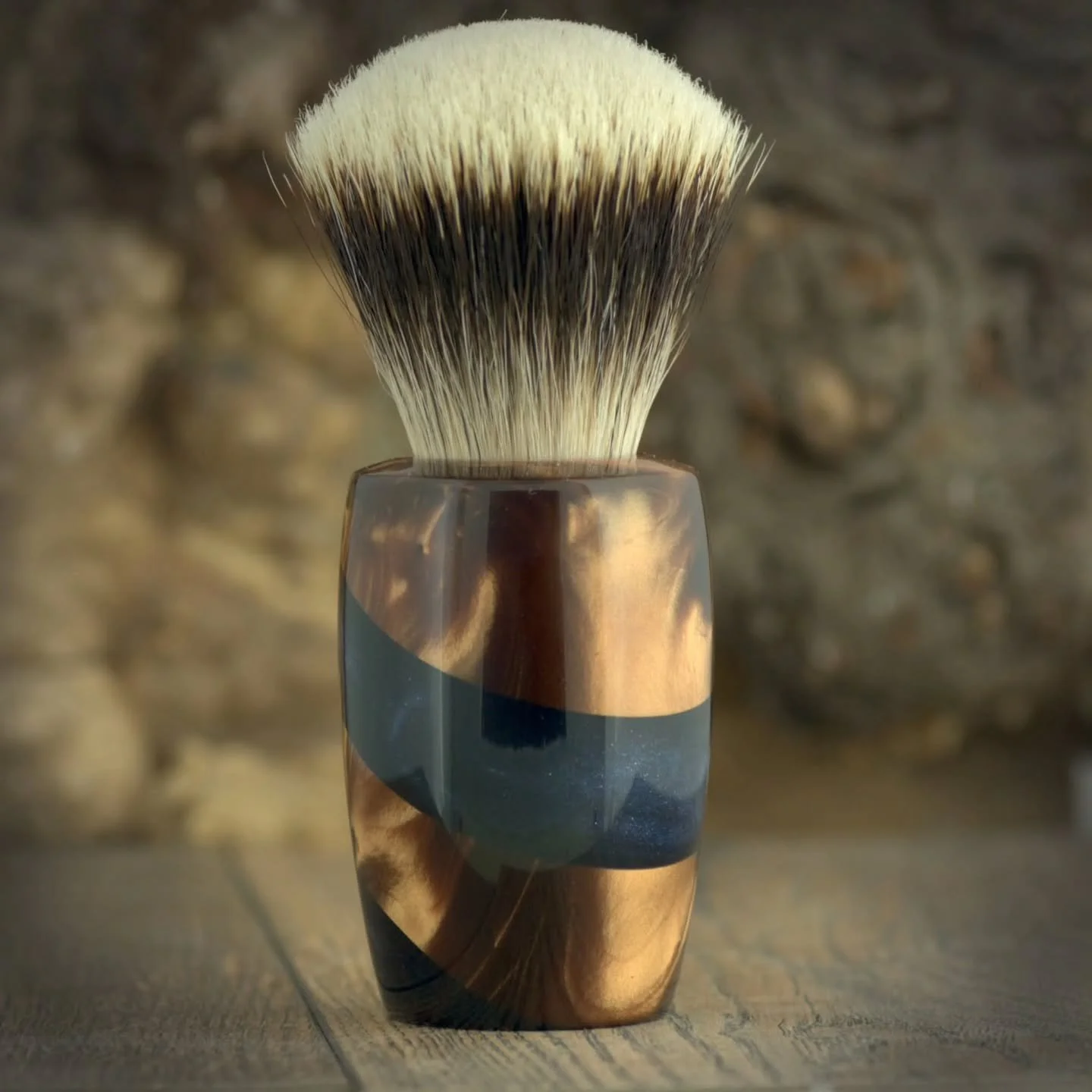 The Hyperion. Gold-orange and dark blue resin. Made for 26mm Gelously high density two band badger knot. Available today 6/12/26 @7pm Irish time.

#madeinireland #handmade #traditionalshaving #shavingbrush #shavingculture #traditional #wetshaving #sh