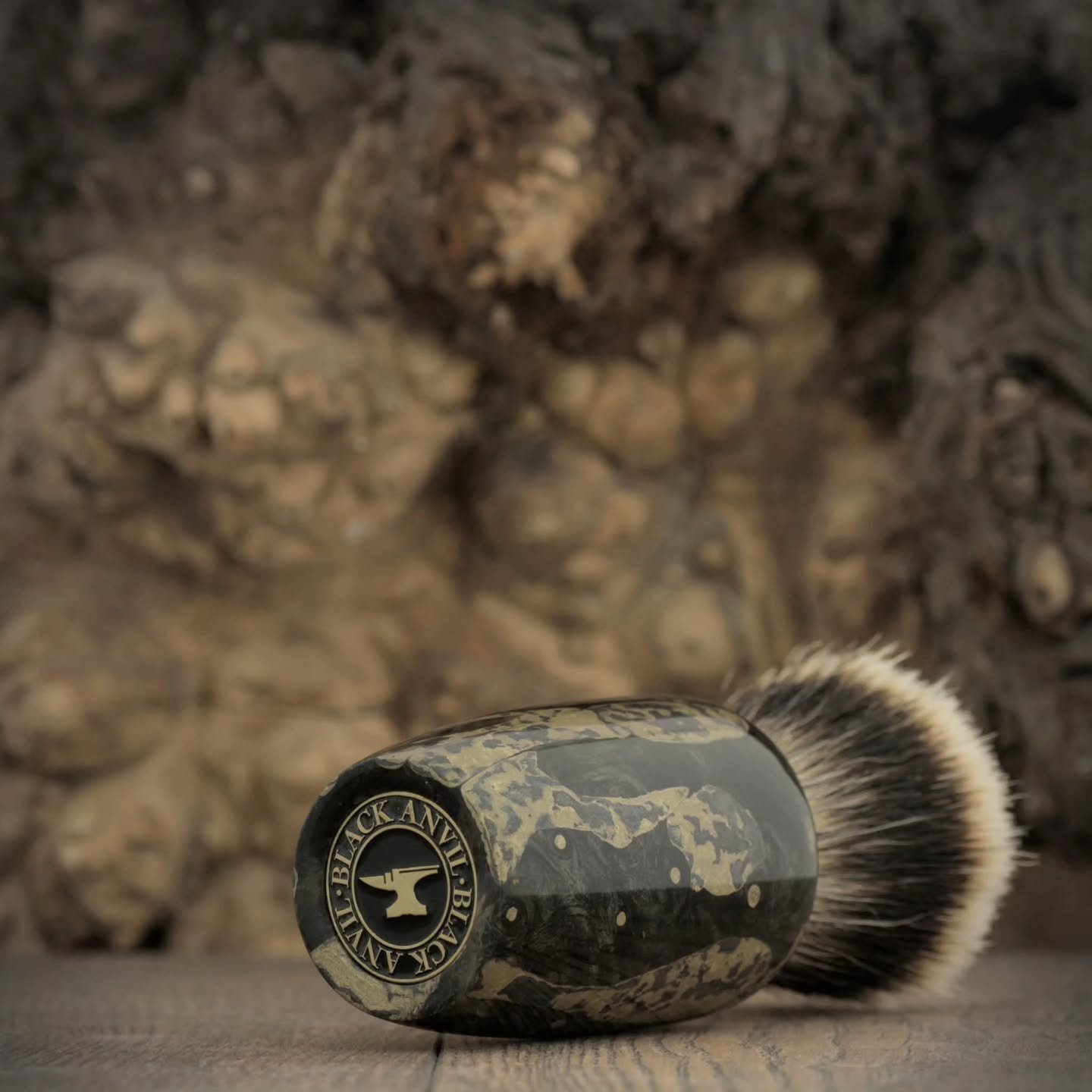 Two brushes just landed in my shop. Have a look at black-anvil.com

#shavingbrush #handmade #MadeInIreland