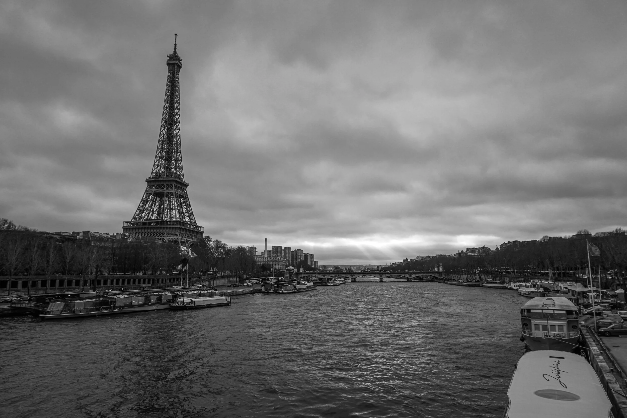 Effiel River View B&W 15.jpg