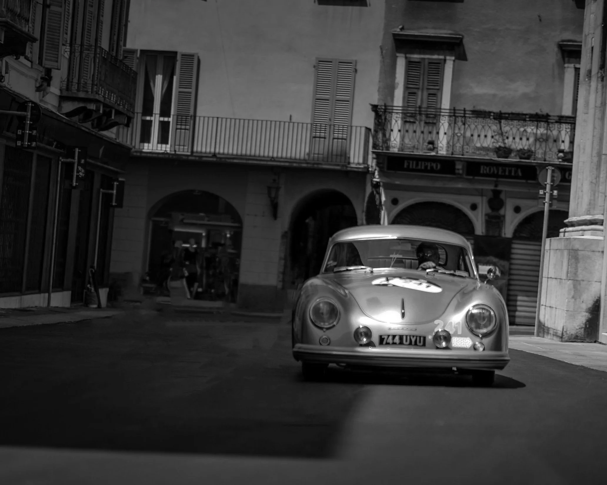 Vintage Curves