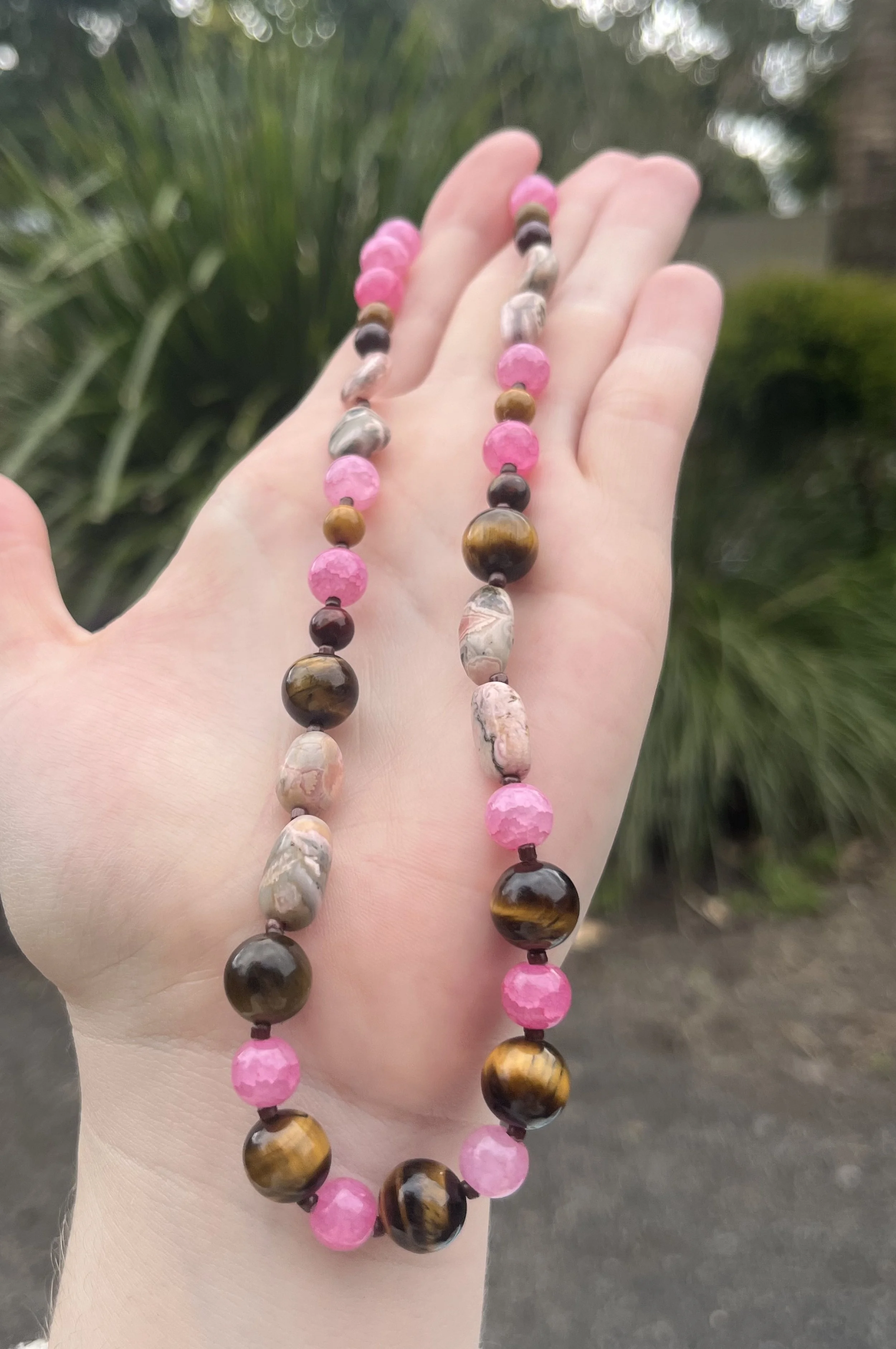 Cocoa bloom necklace