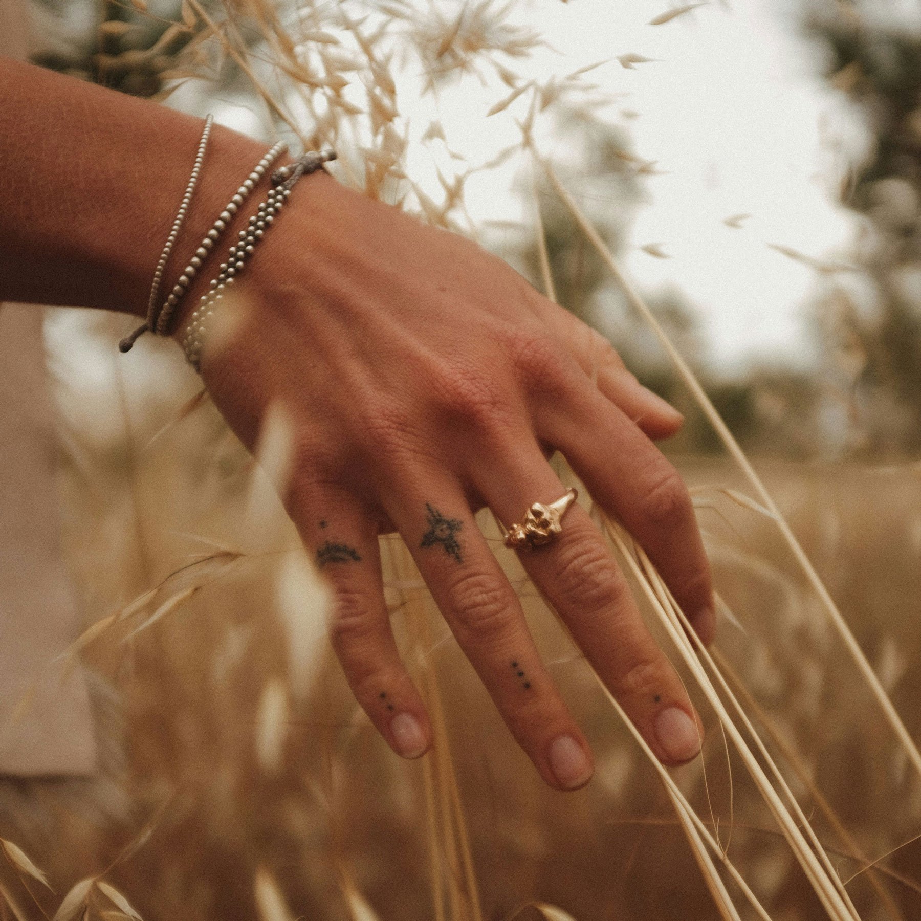 katharina-roehler-naEbJ9HeCY8-unsplash_Square.jpg