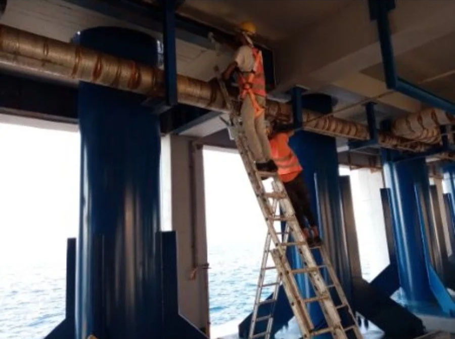 Χρωματισμοί + Ελαιοχρωματισμοί + Βάψιμο + Κατασκευαστικές εργασίες + Προσθήκες-μετατροπές + Ανακαινίσεις + Προσφορά έργου + Τροποποιήσεις + Επαγγελματικοί χώροι + Προσθήκες + Μετατροπές