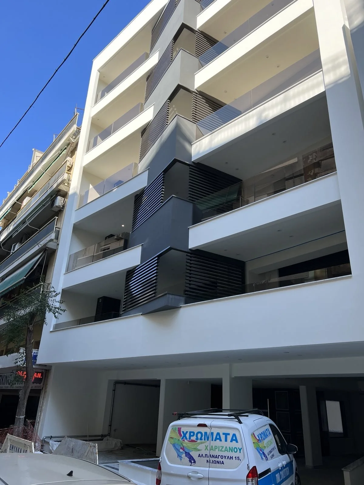 Χρωματισμοί + Ελαιοχρωματισμοί + Βάψιμο + Κατασκευαστικές εργασίες + Προσθήκες-μετατροπές + Ανακαινίσεις + Προσφορά έργου + Τροποποιήσεις + Επαγγελματικοί χώροι + Προσθήκες + Μετατροπές