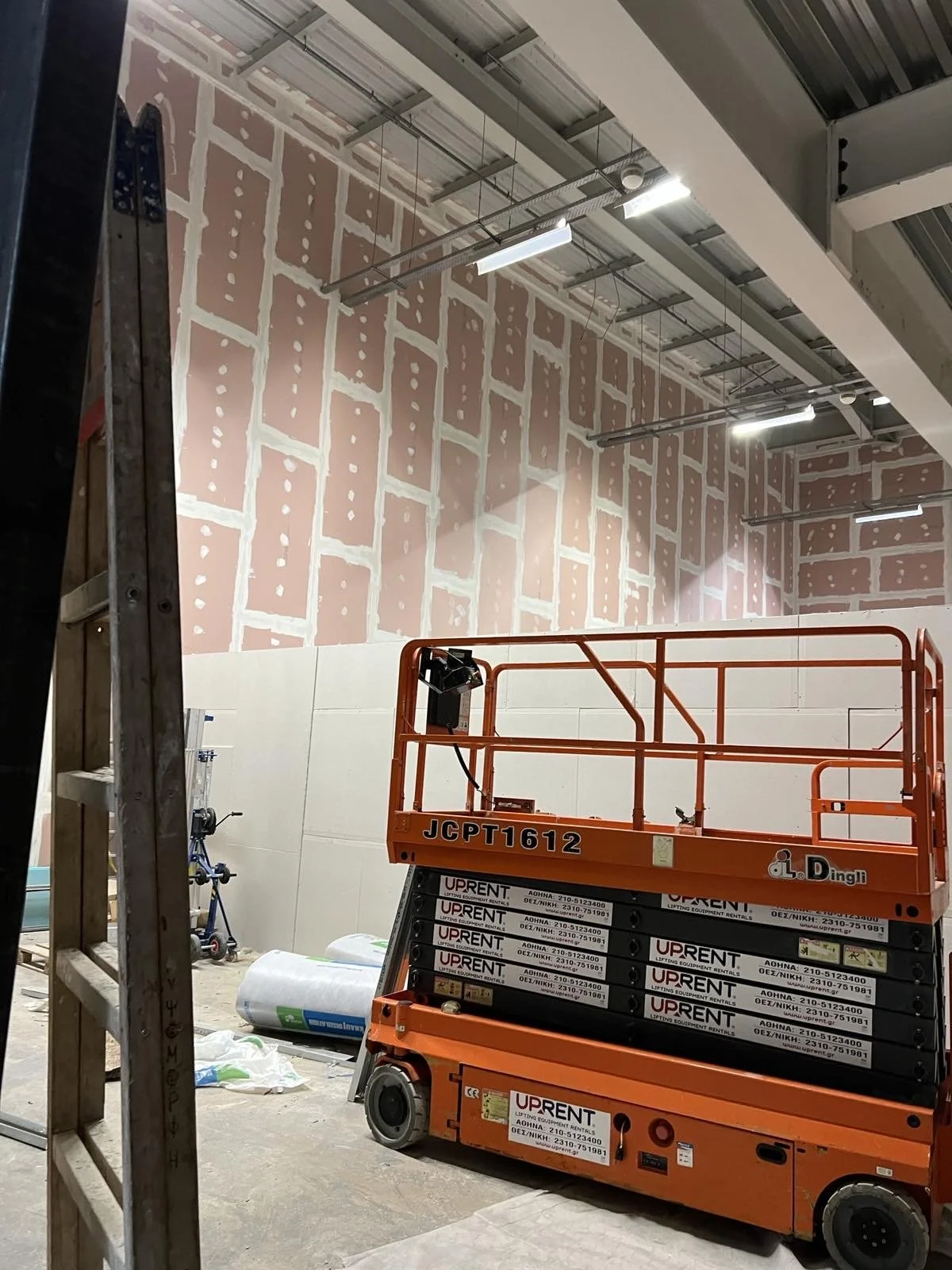 Χρωματισμοί+Ελαιοχρωματισμοί+Βάψιμο+Κατασκευαστικές εργασίες+Προσθήκες+μετατροπές+Ανακαινίσεις+Προσφορά έργου+Τροποποιήσεις+Προσθήκες+Μετατροπές+Επαγγελματικοί χώροι